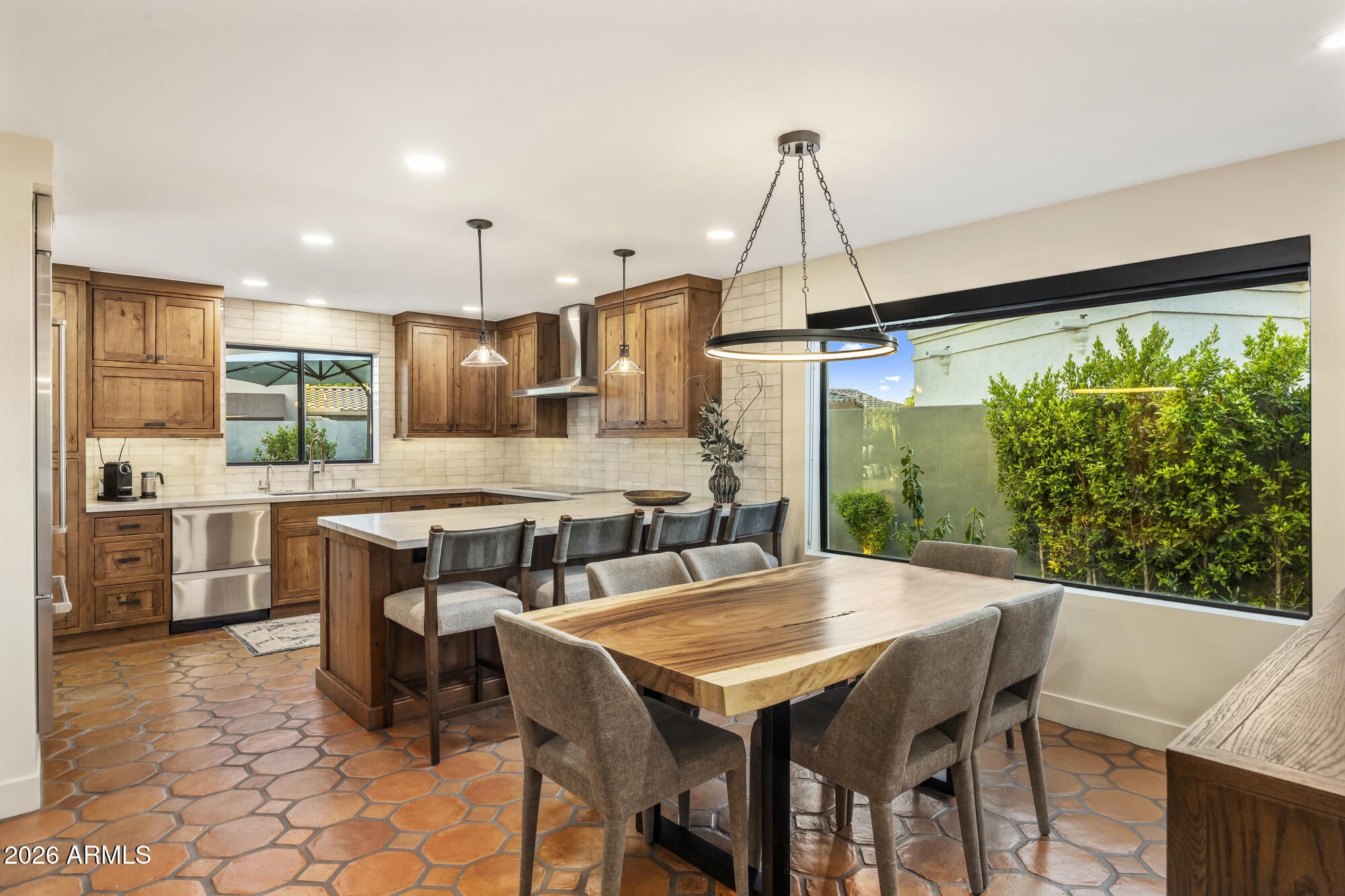 8311 E VISTA DE VALLE --