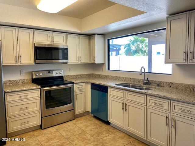 1543 N La Rosa Drive