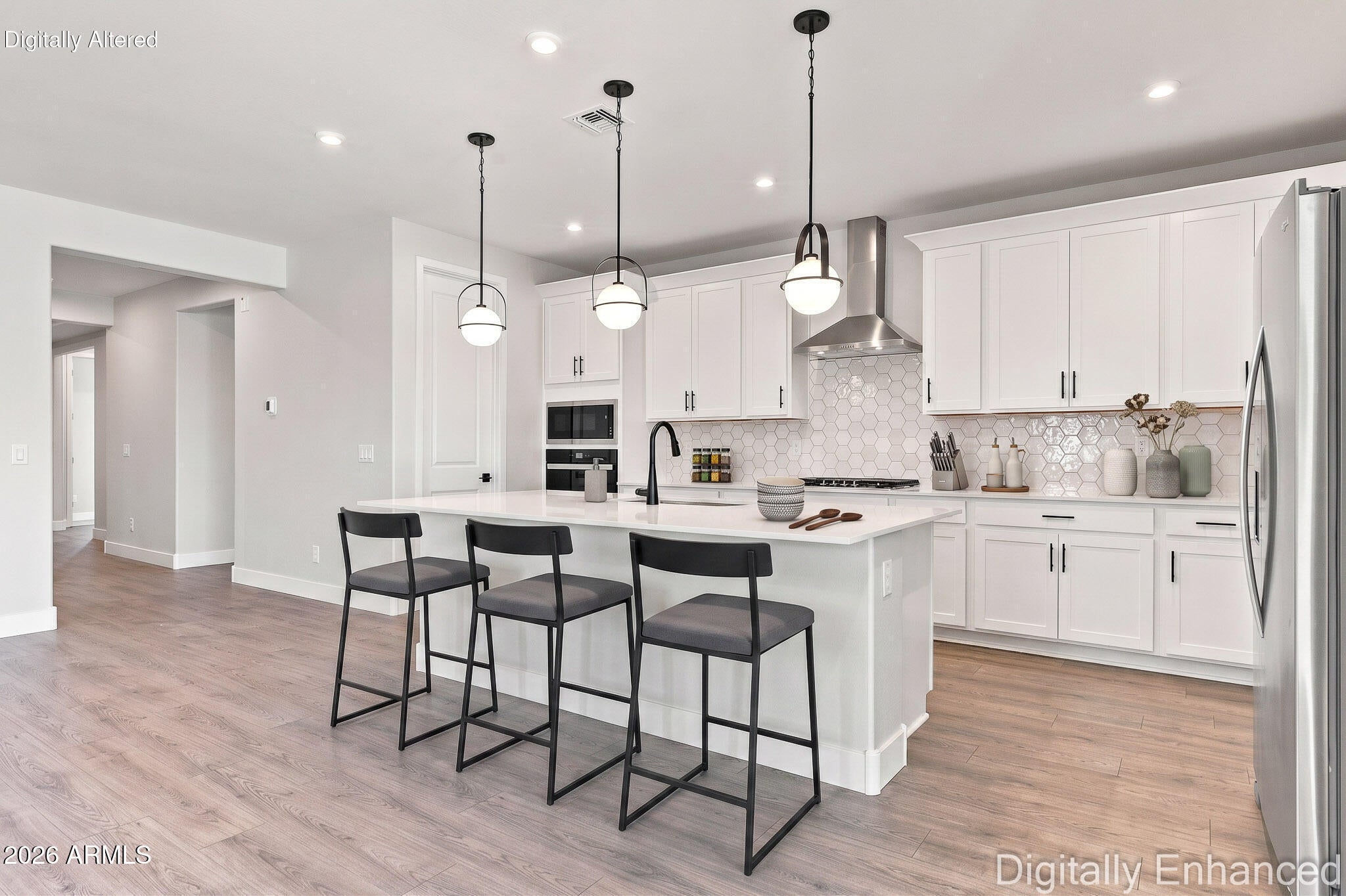 19032 W STELLA Avenue