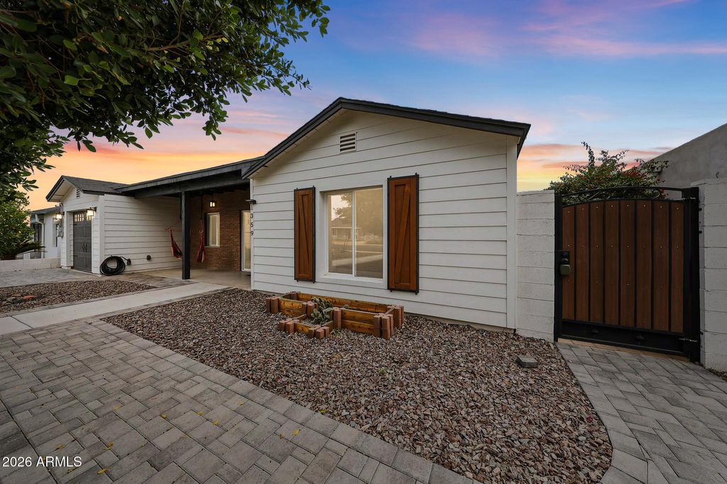 Photo of 1359 E Weldon Avenue, Phoenix, AZ 85014 (MLS # 6976272)