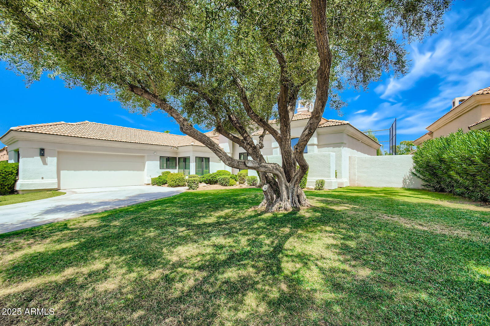 8184 E JENAN Drive