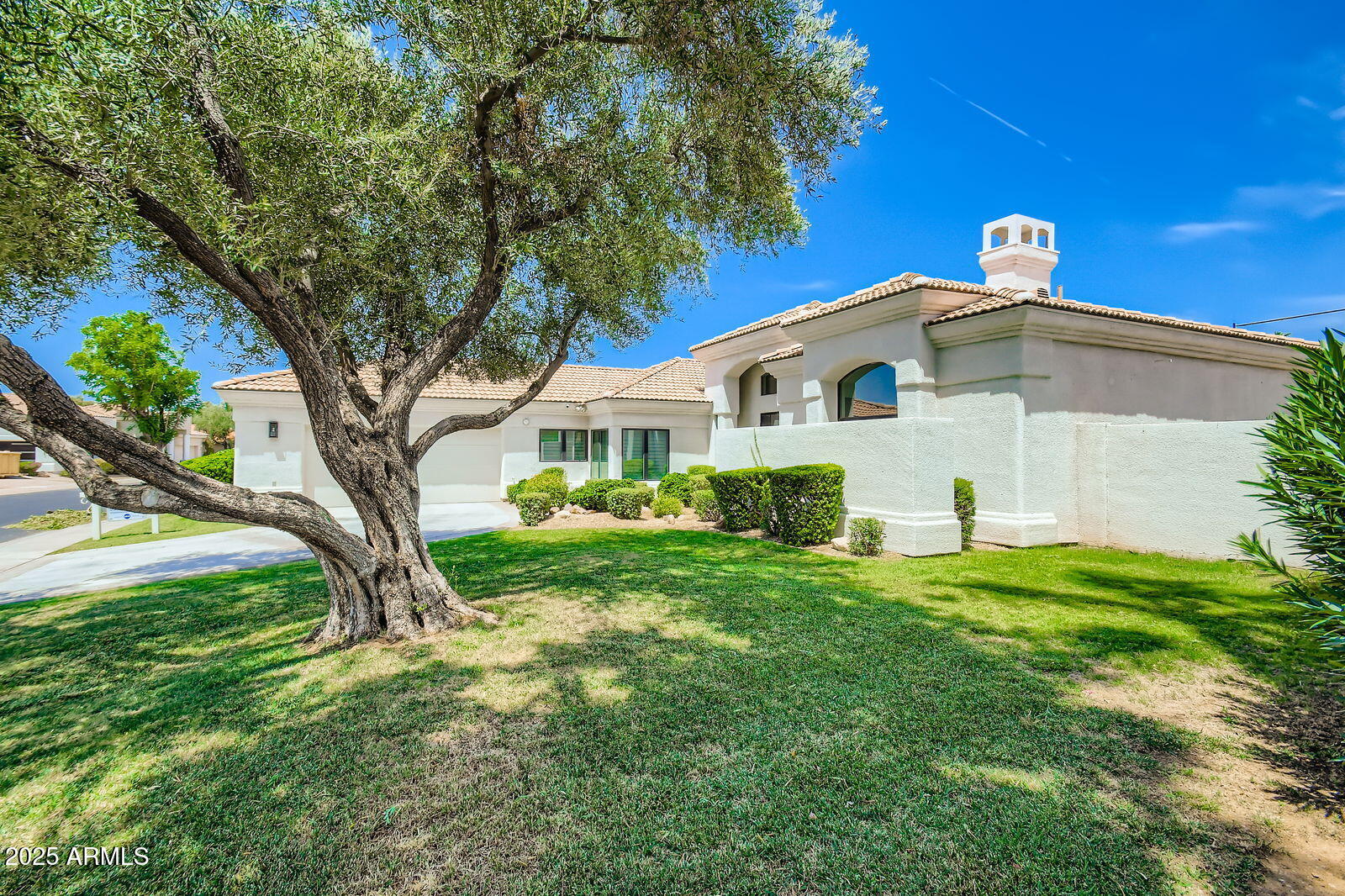 8184 E JENAN Drive