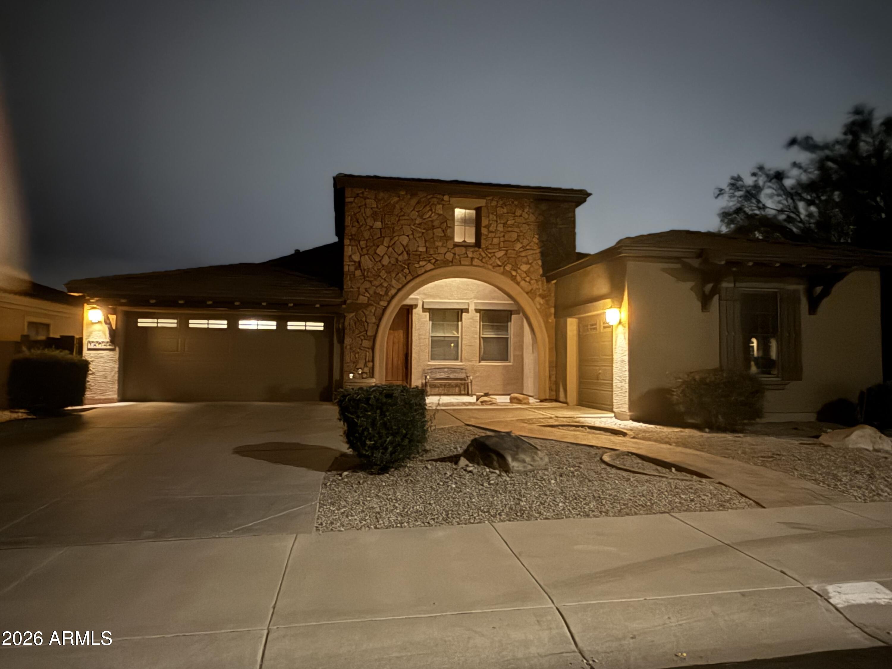 18086 W LAS CRUCES Drive