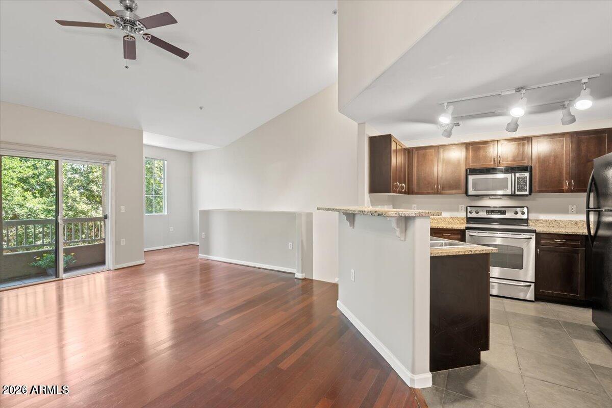 1920 E BELL Road 1022