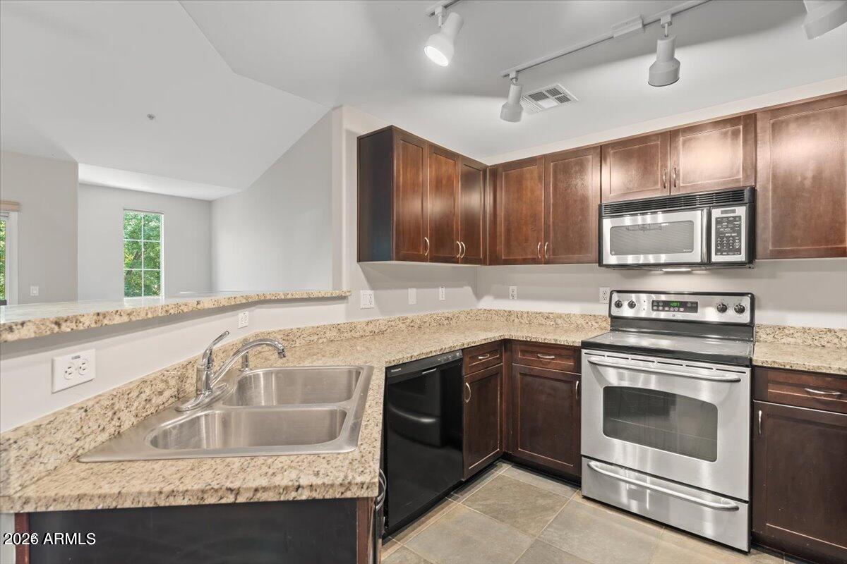 1920 E BELL Road 1022