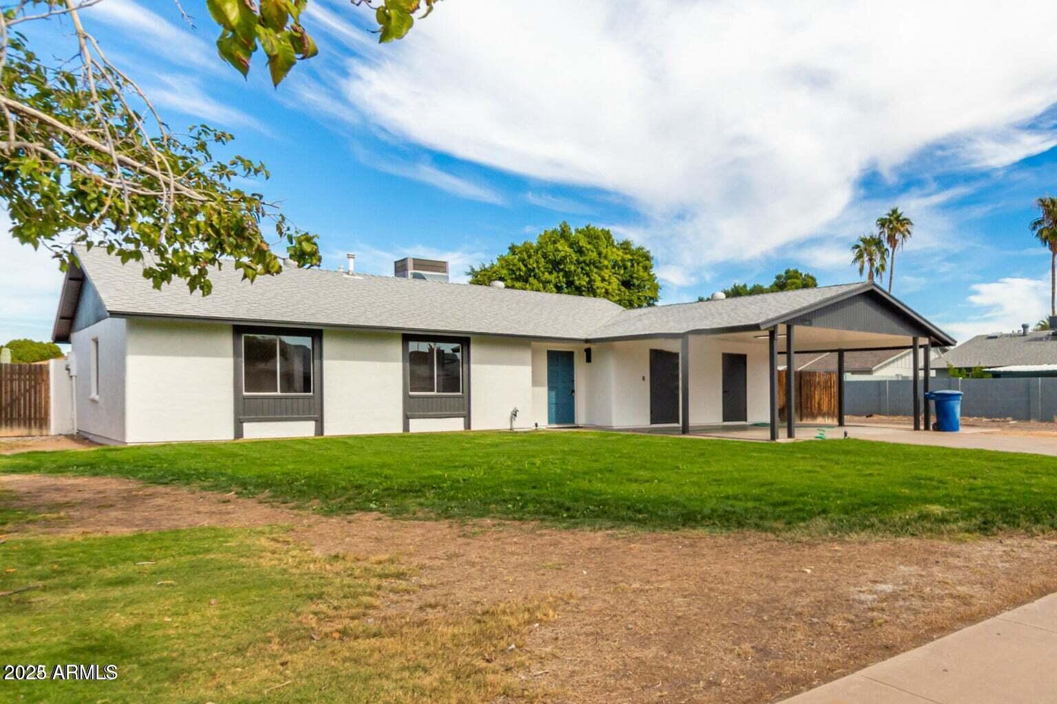 1228 E FREMONT Drive