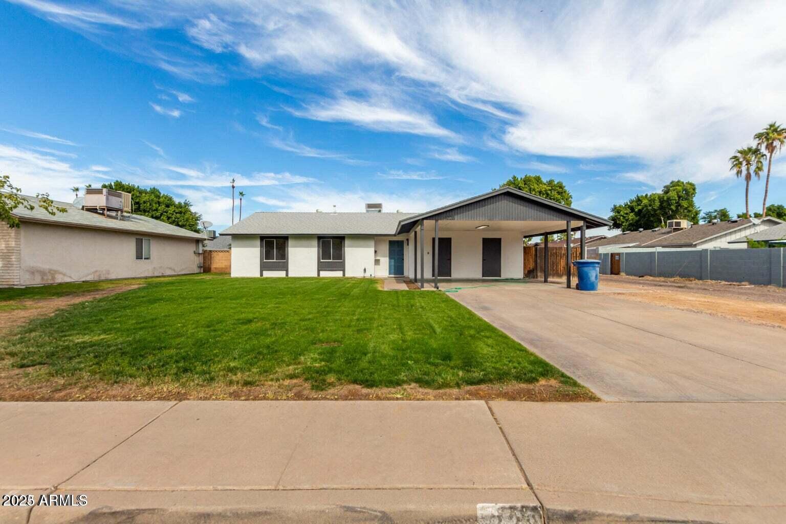 1228 E FREMONT Drive