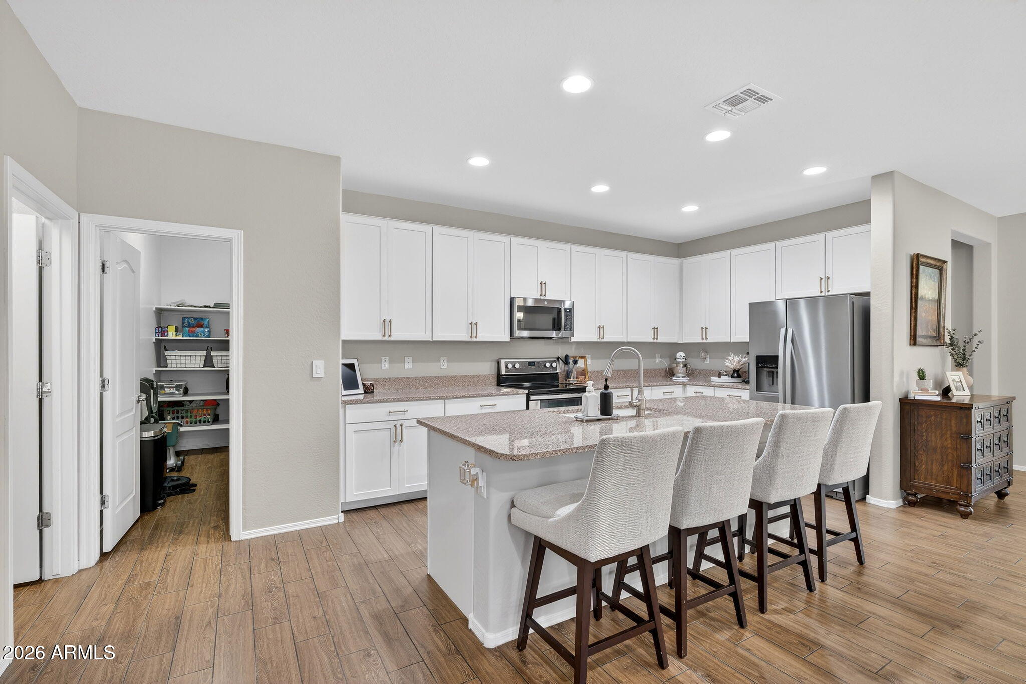 5054 E HALIFAX Street