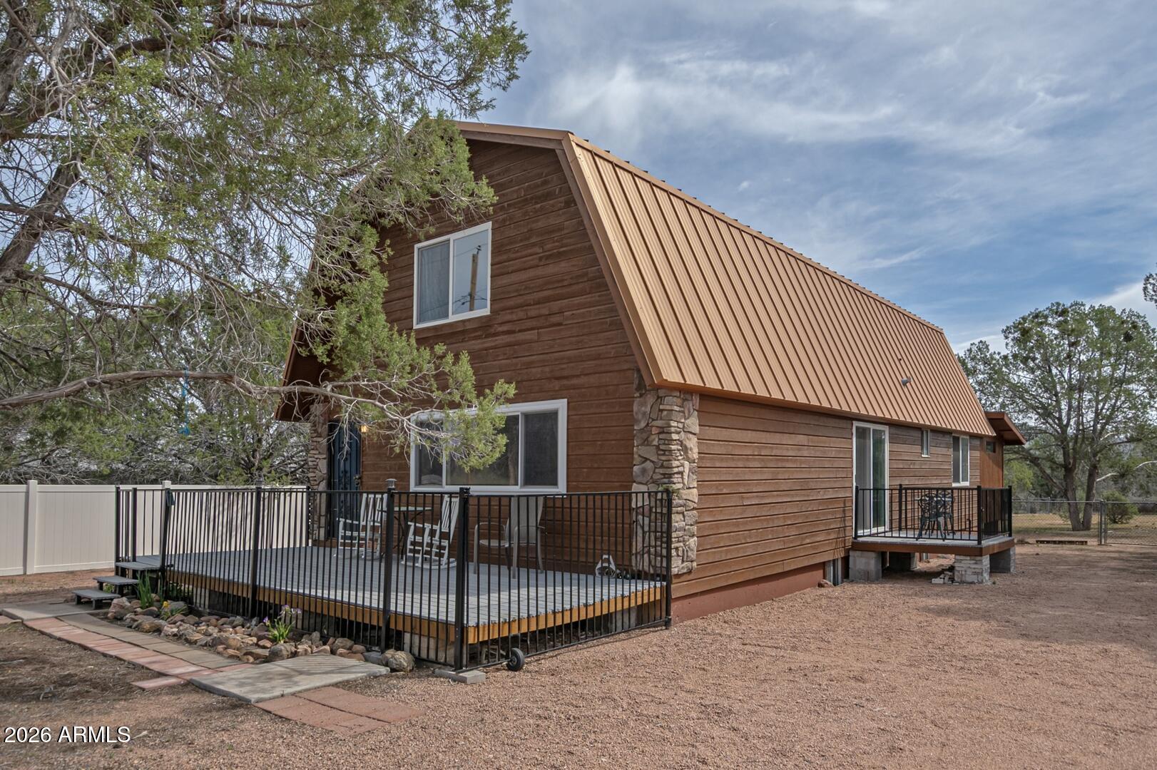 267 W Round Valley Road