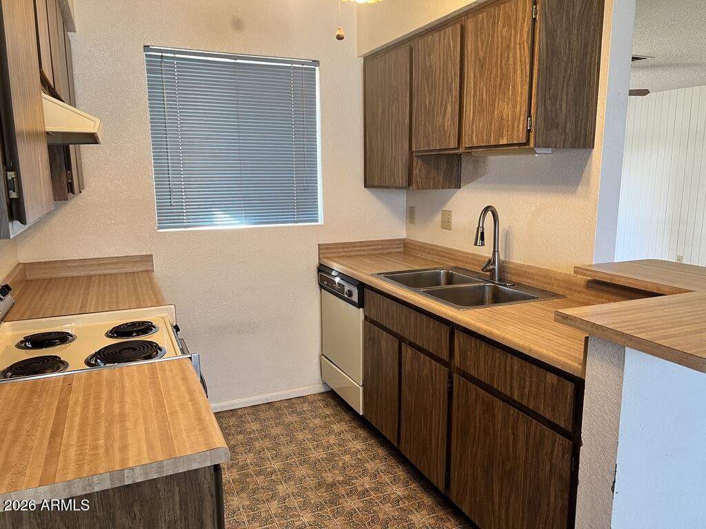 8131 N 107TH Avenue N 89