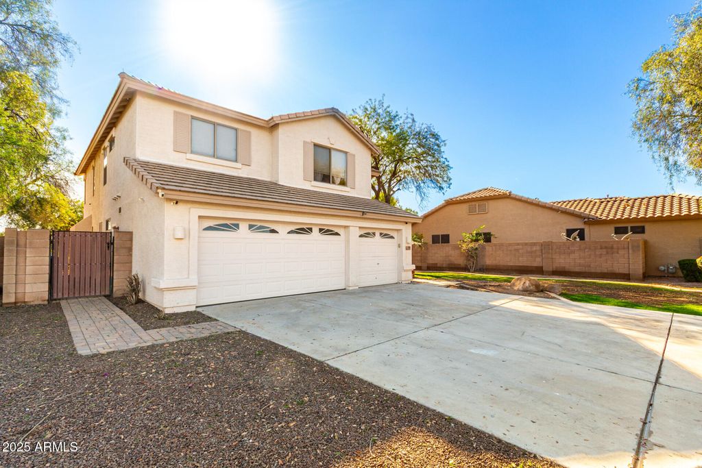 Photo of 135 N 119th Drive, Avondale, AZ 85323 (MLS # 6958958)