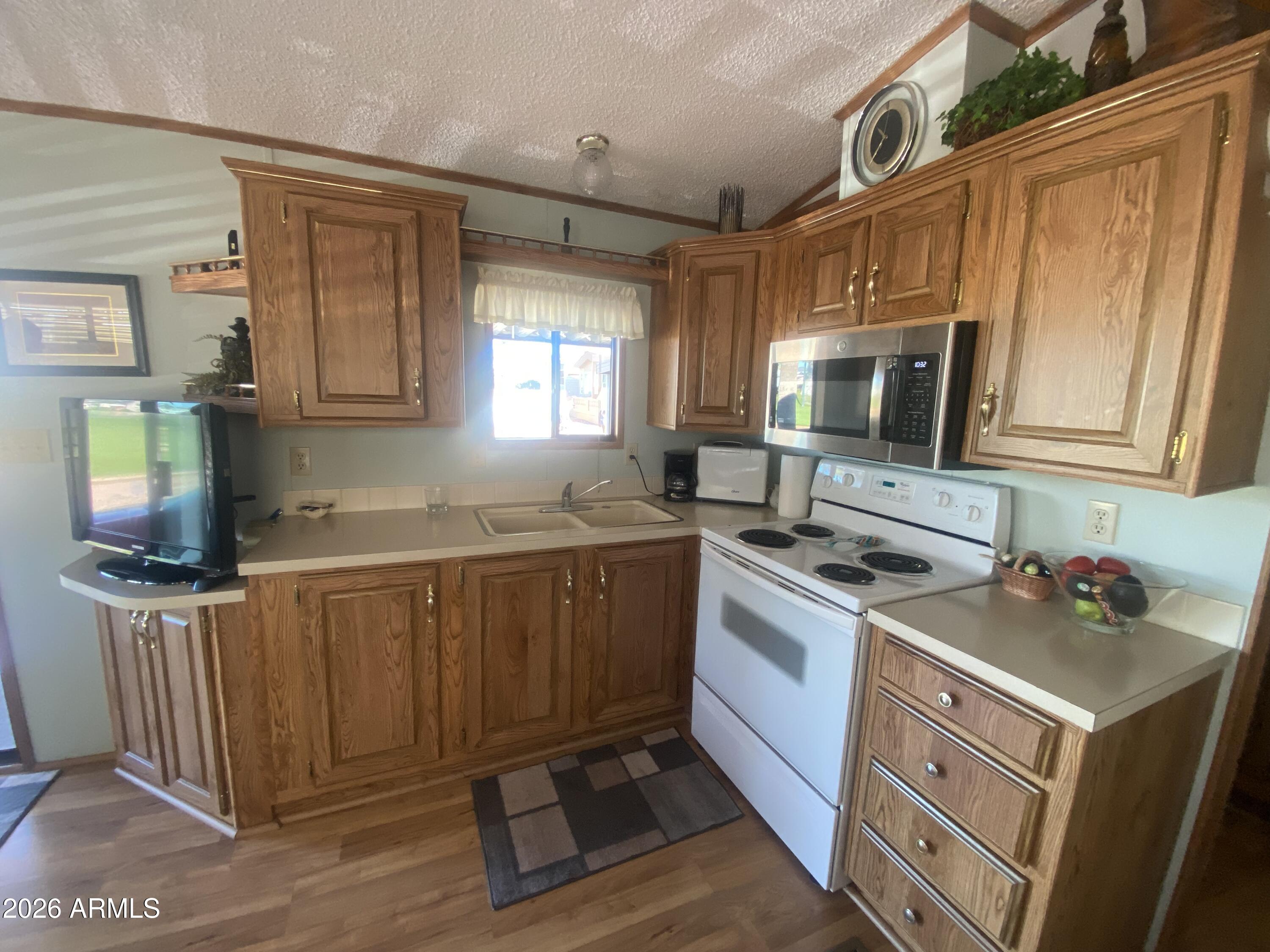 2319 W Pomo Avenue 319