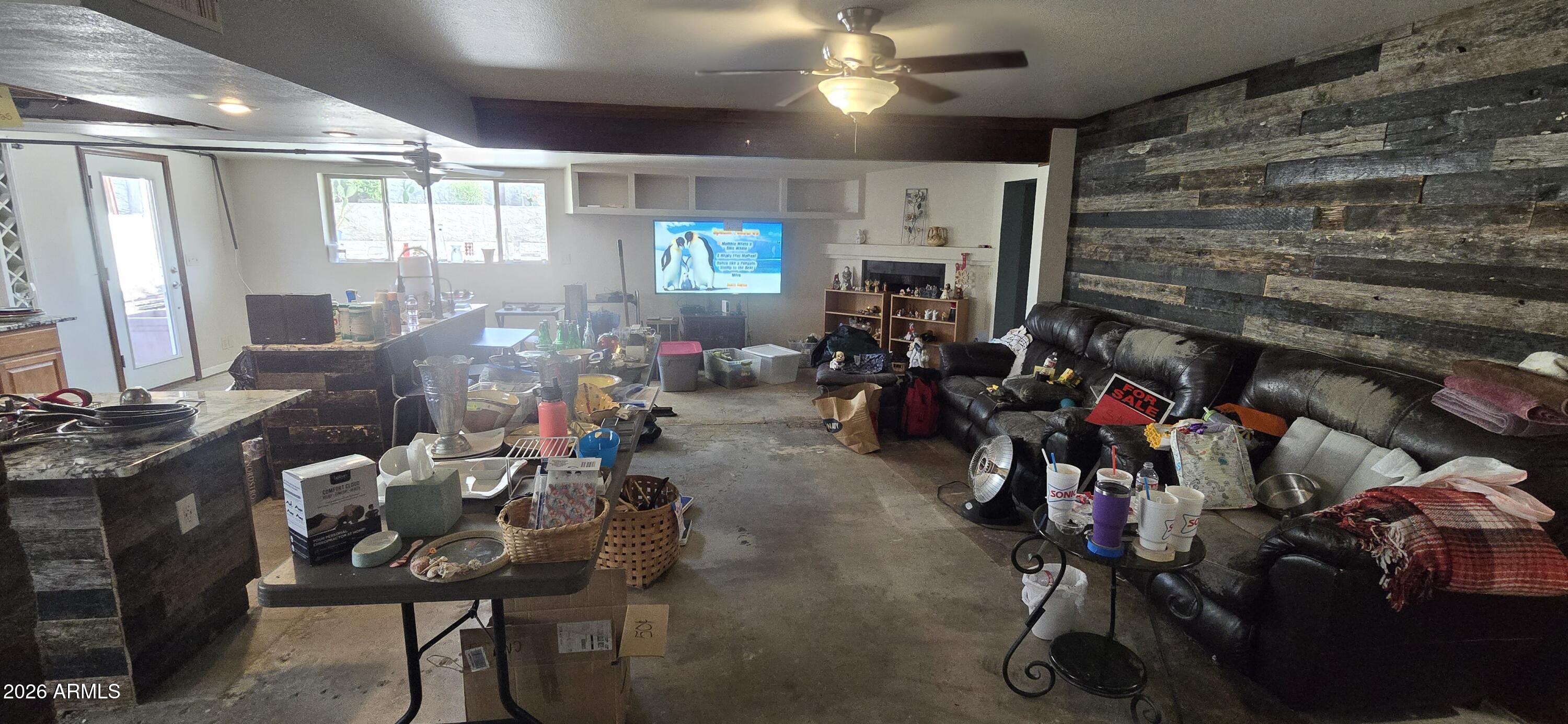 2631 E VISTA Drive