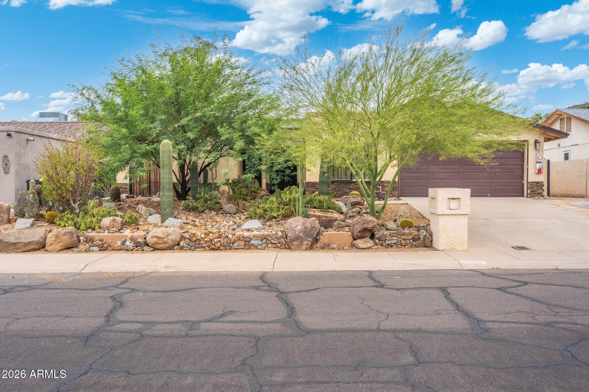 2631 E VISTA Drive