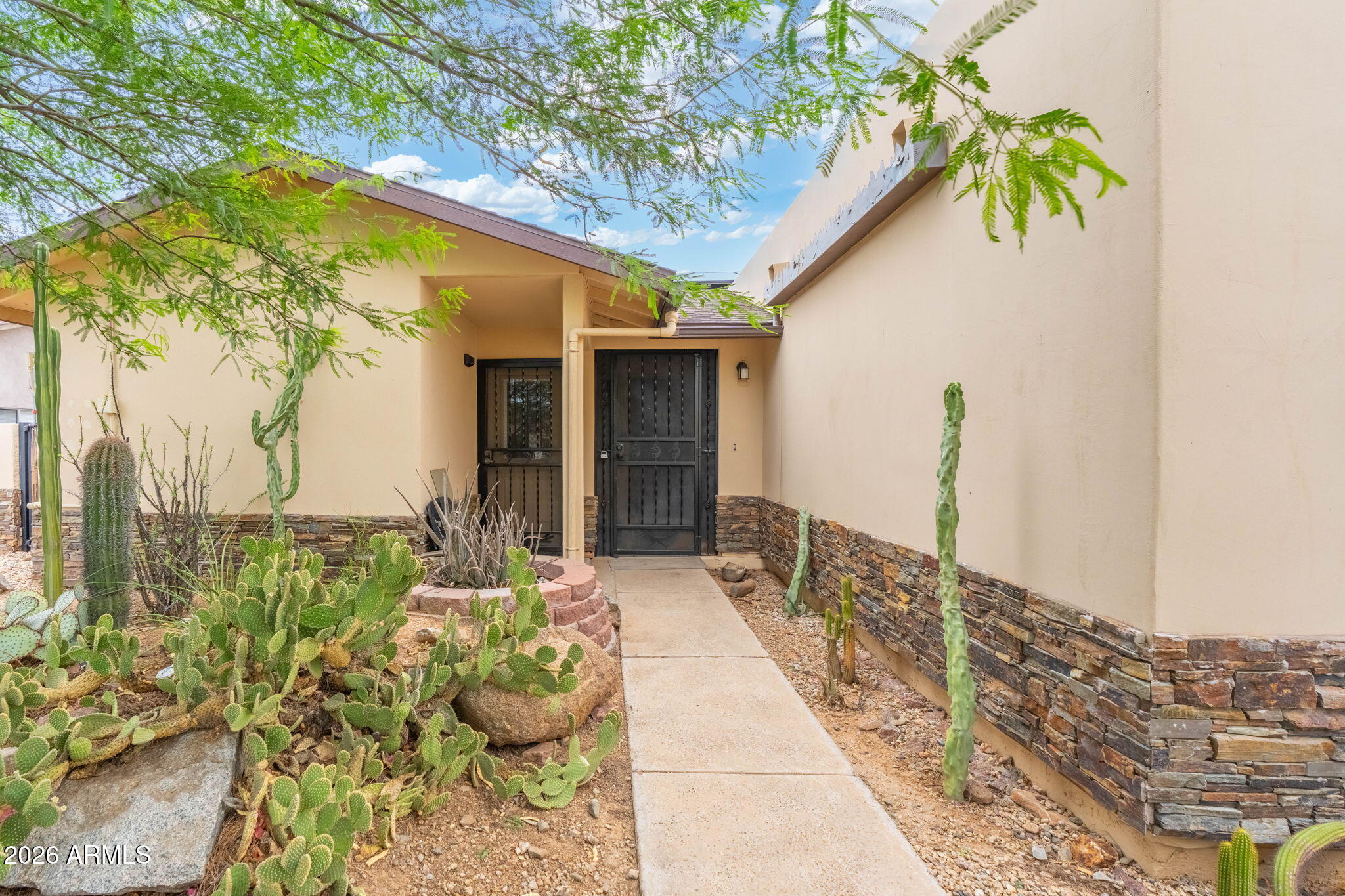 2631 E VISTA Drive