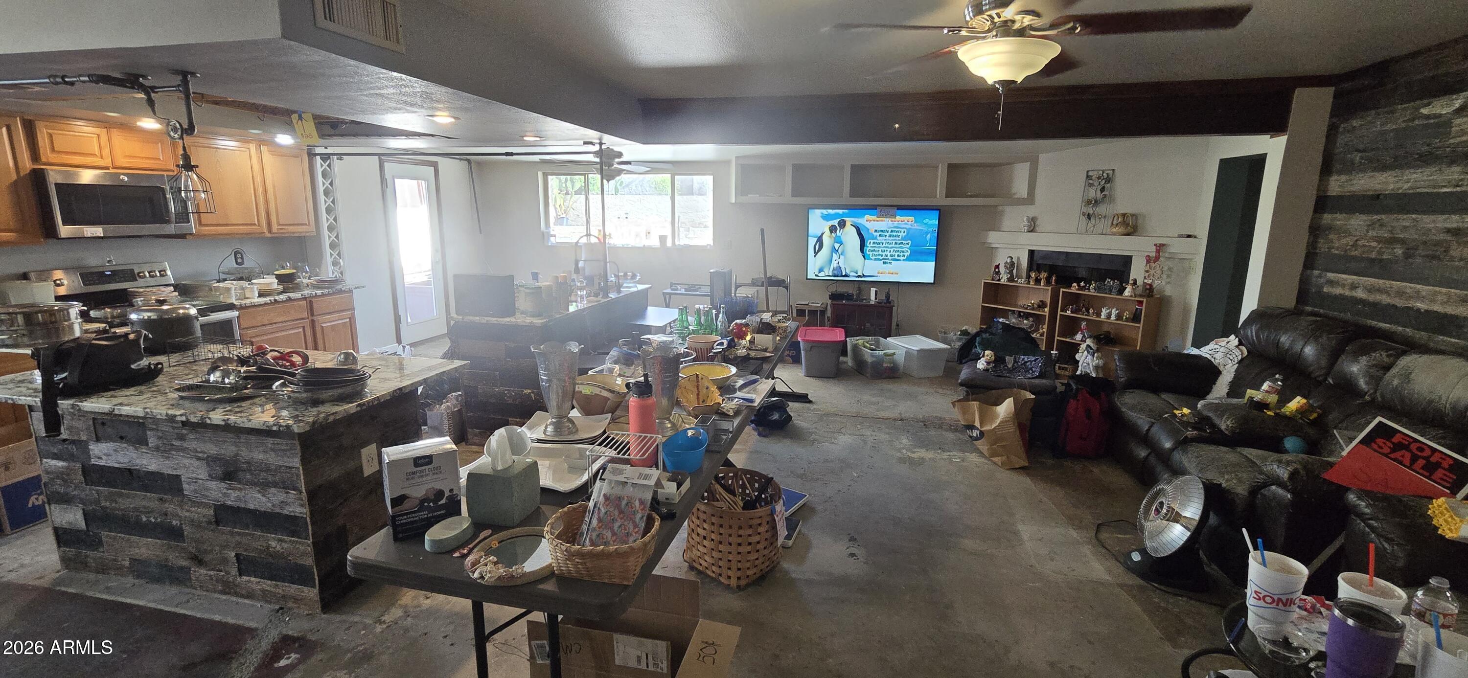 2631 E VISTA Drive