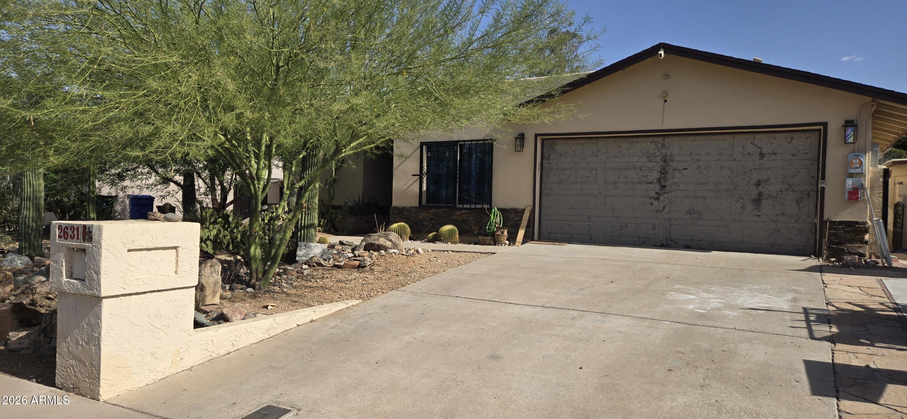 2631 E VISTA Drive