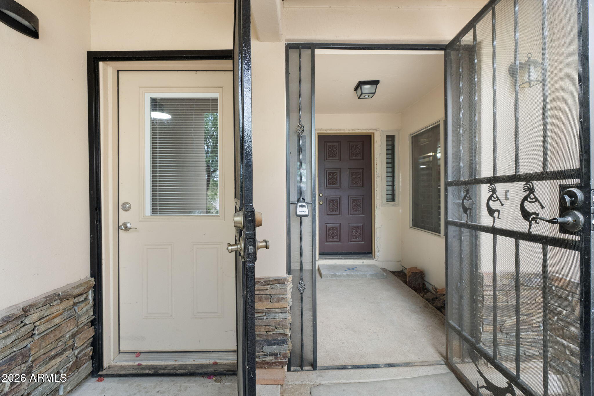 2631 E VISTA Drive