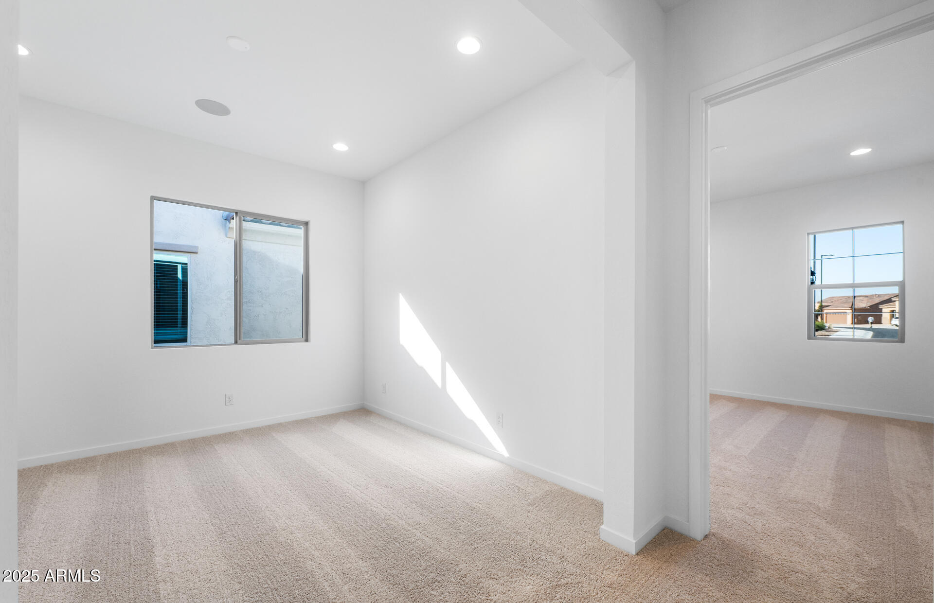 5285 N Riverside Drive