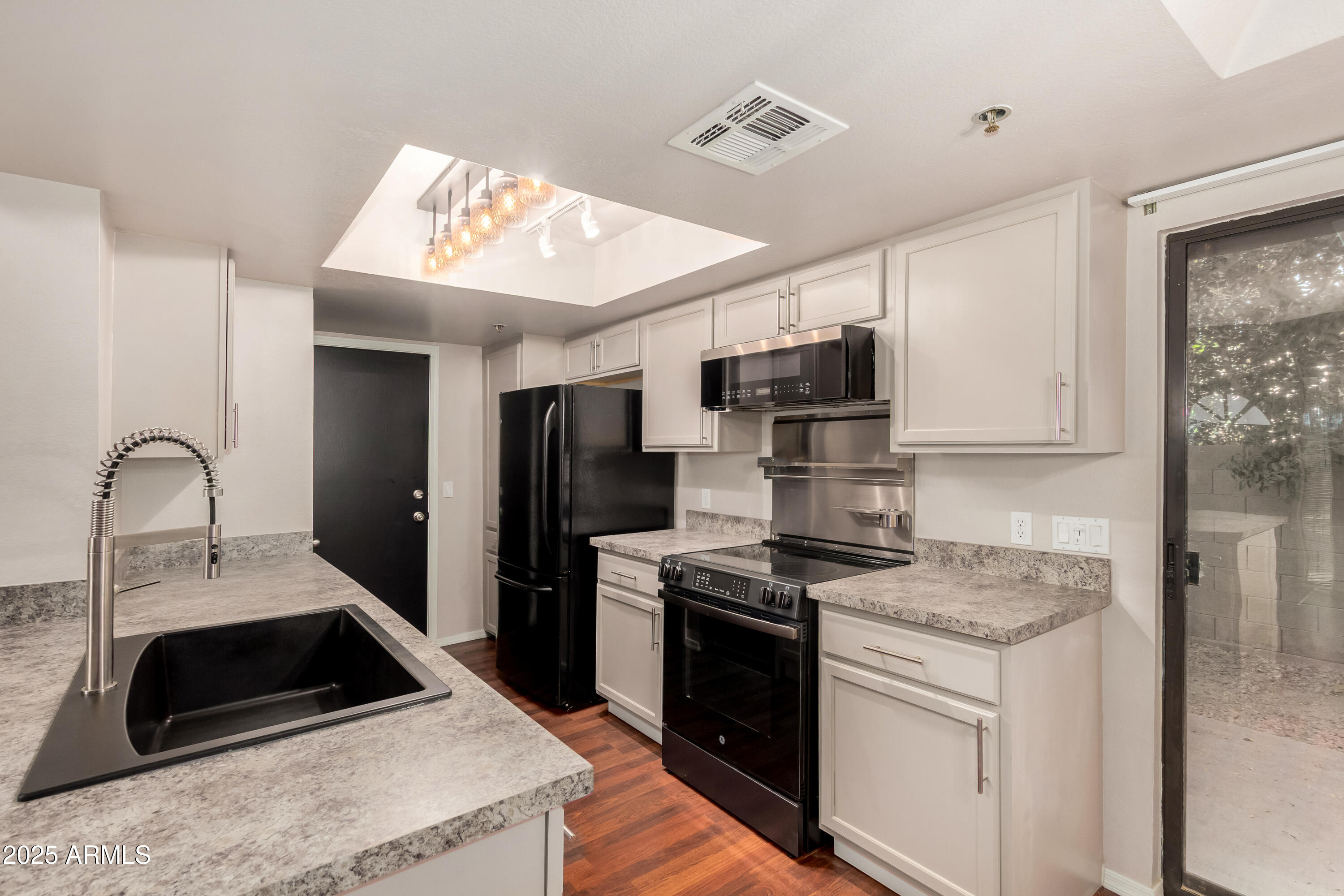 4316 E AVALON Drive 8