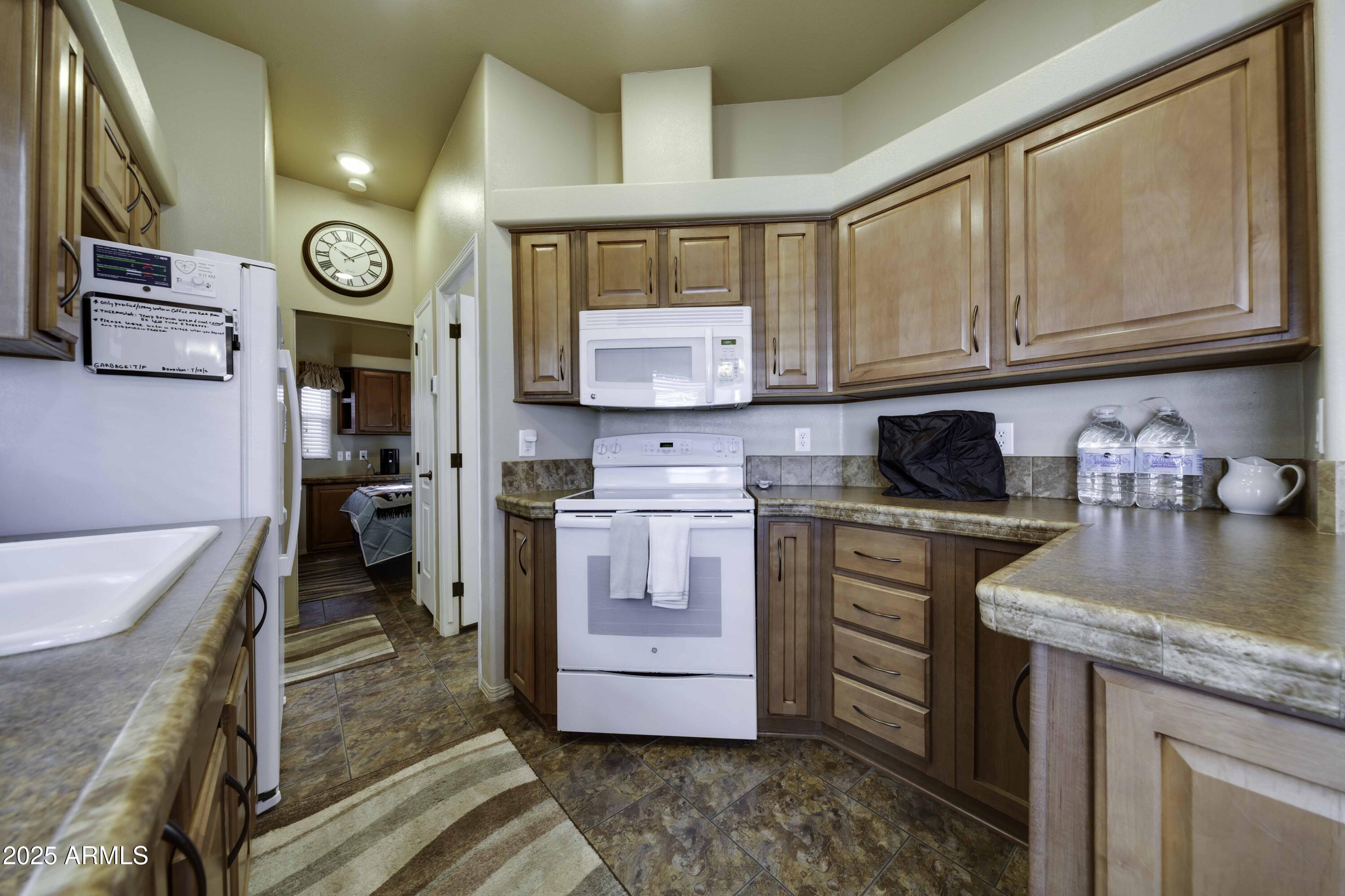 17200 W BELL Road W 817