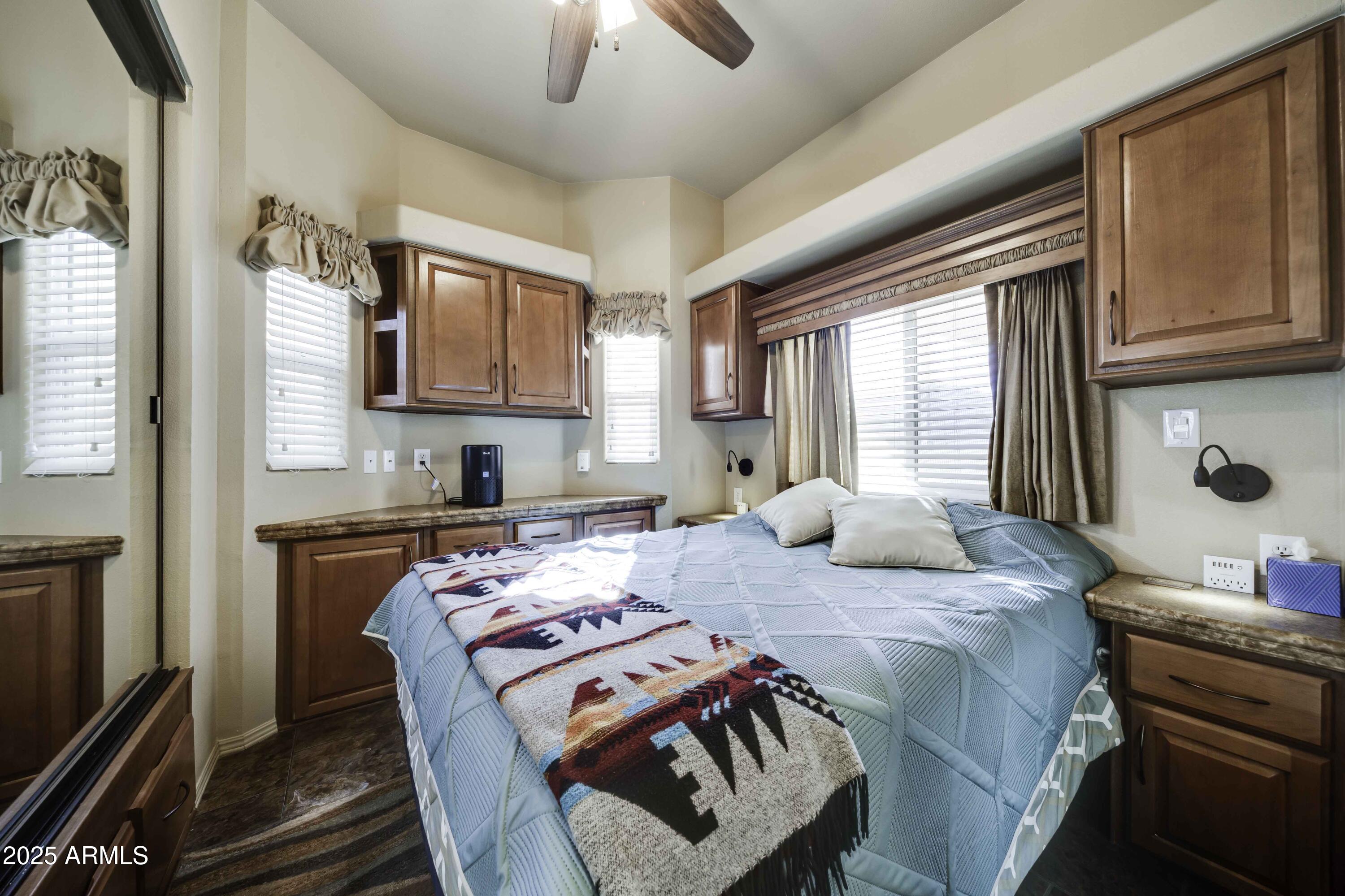 17200 W BELL Road W 817