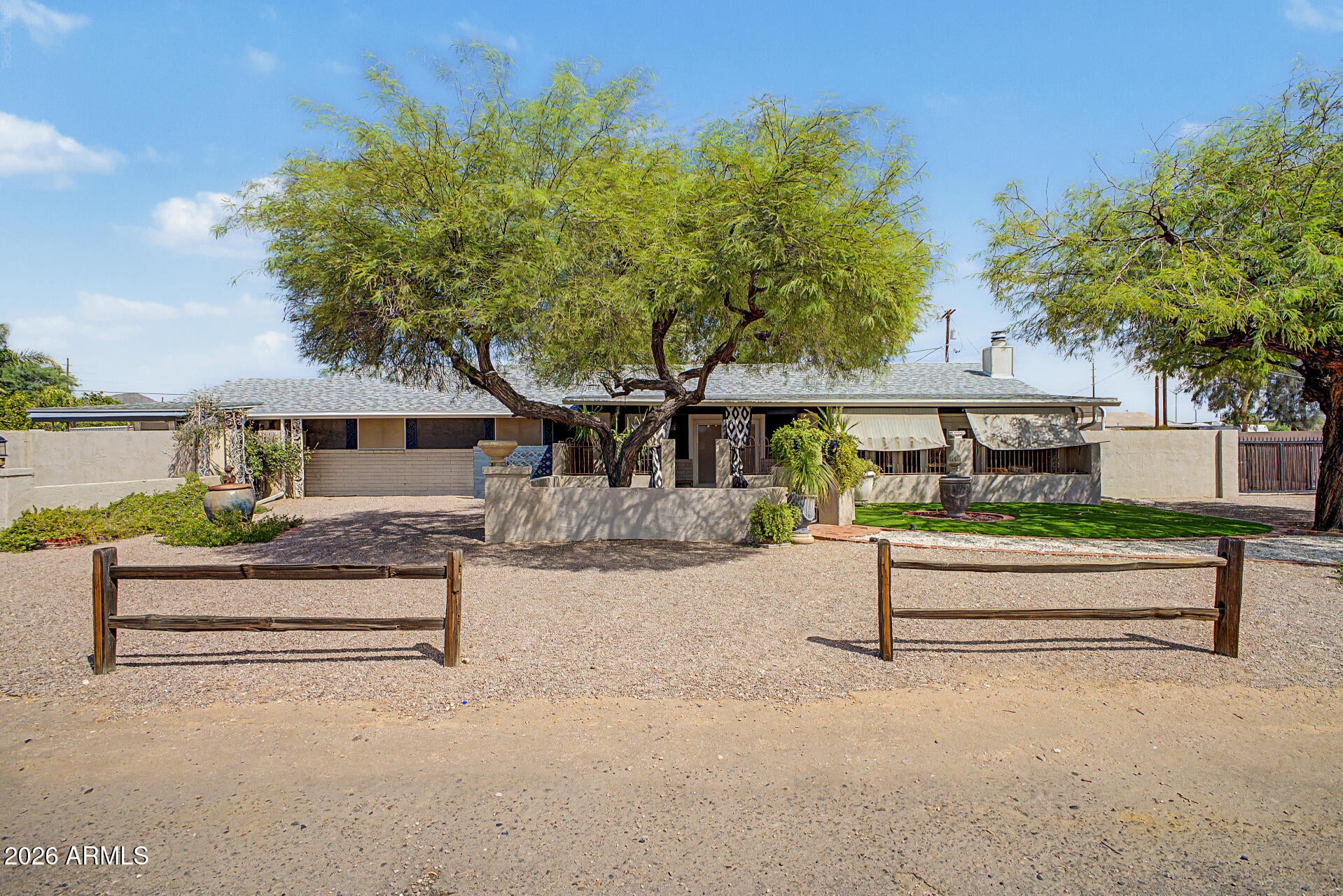 2233 N SUNSET Drive