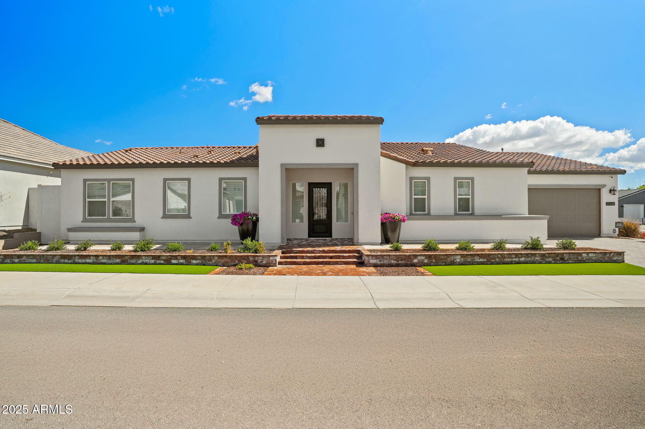 17448 W CARLISLE Drive