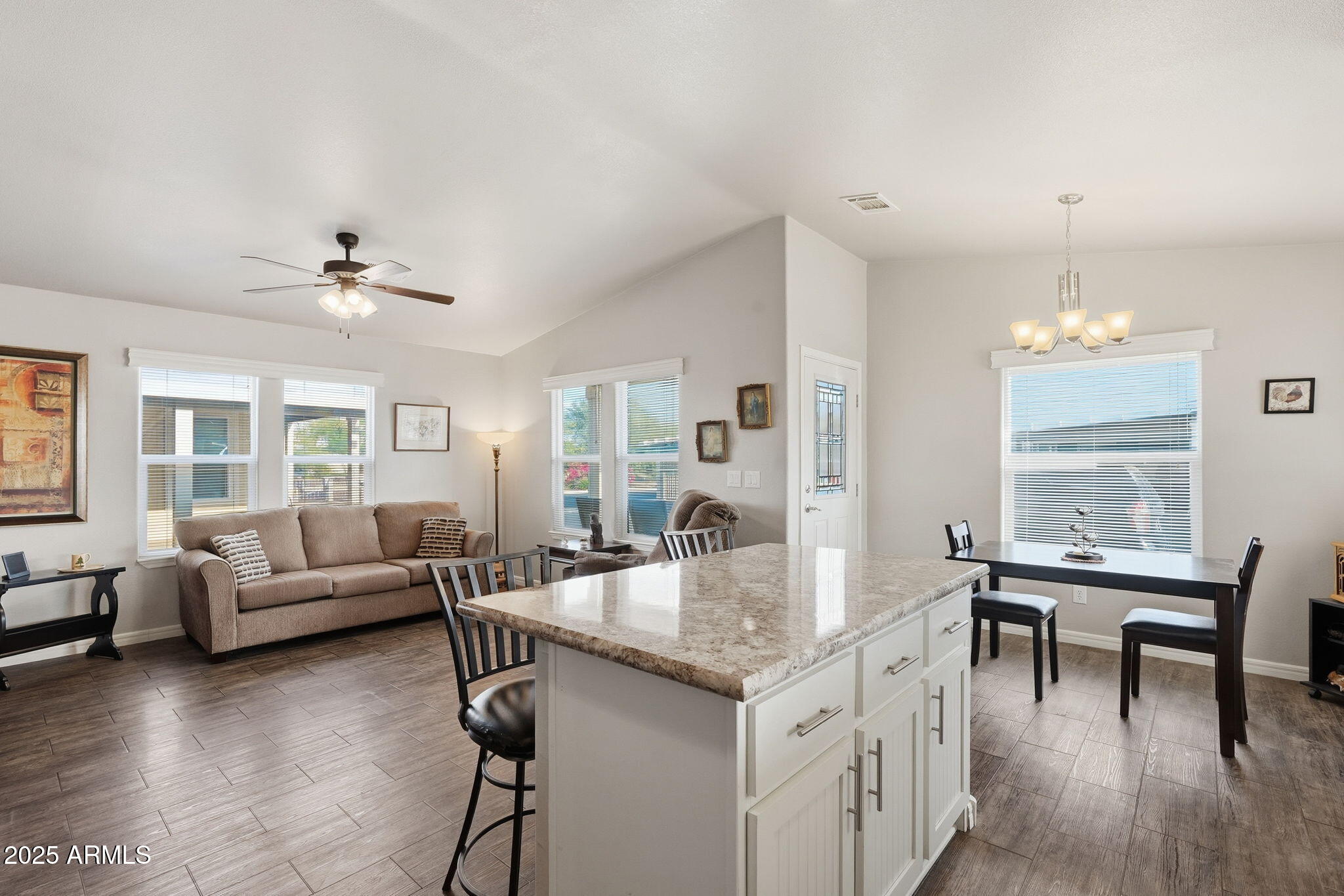 8865 E BASELINE Road 558