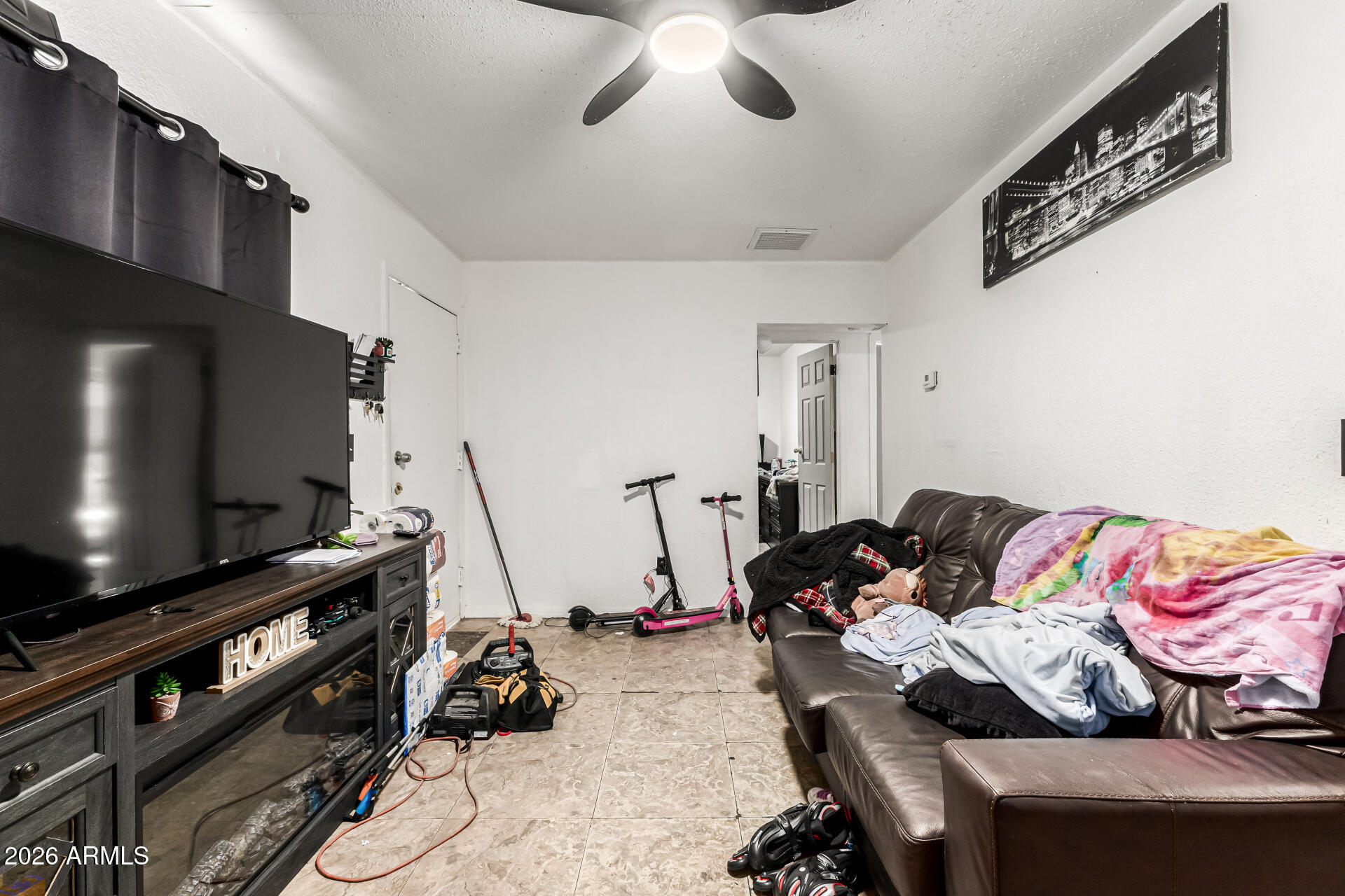 1806 W SHERMAN Street