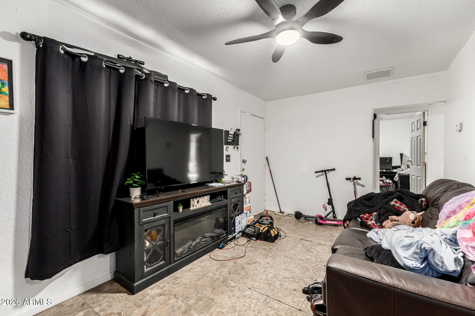 1806 W SHERMAN Street