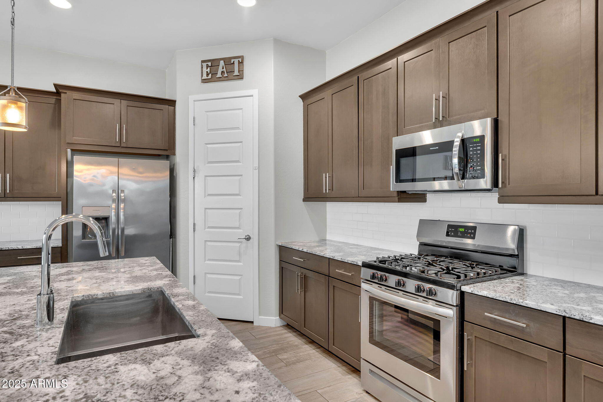 19074 W SIERRA Street