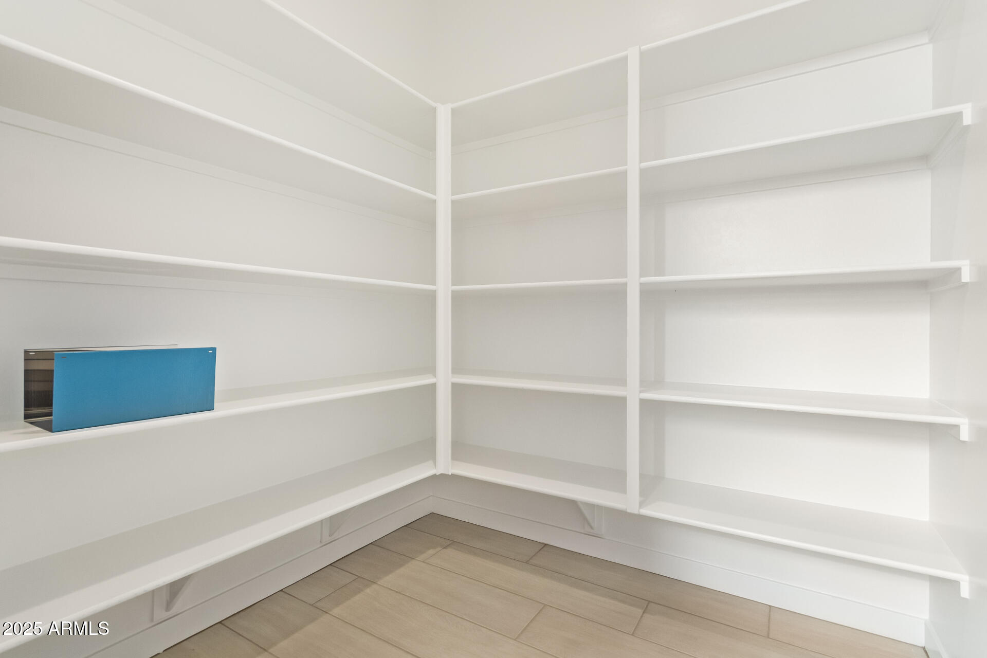 15812 W MIAMI Street