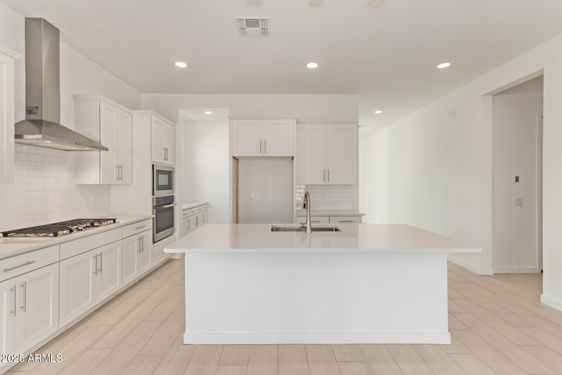 15812 W MIAMI Street