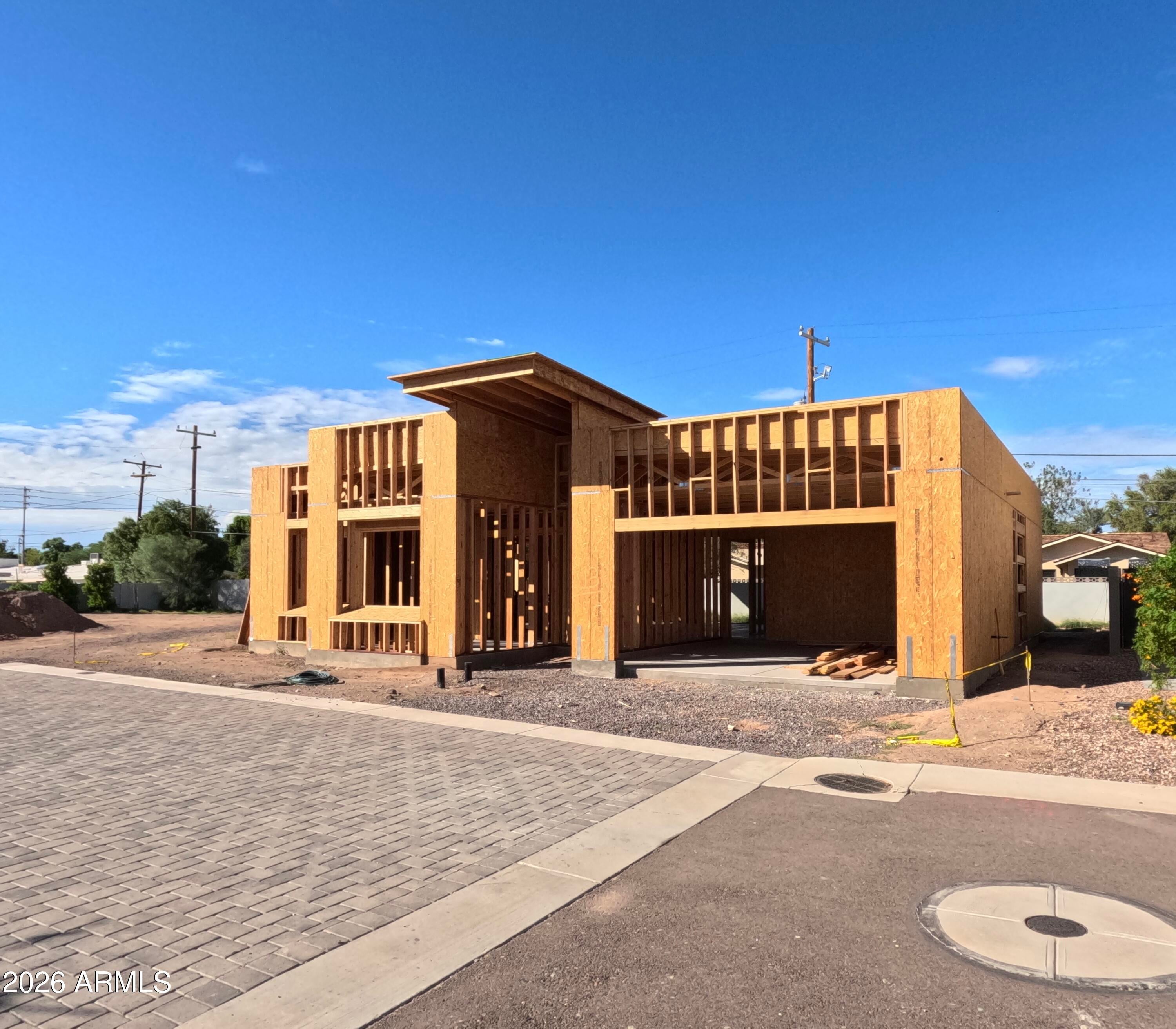 100 W NORTHERN Avenue 13