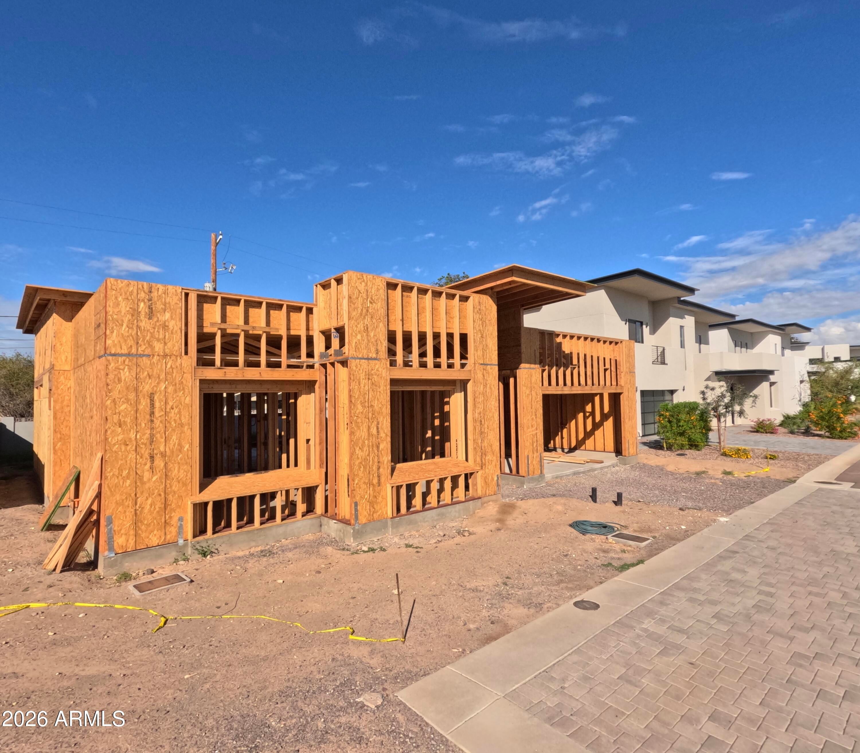 100 W NORTHERN Avenue 13