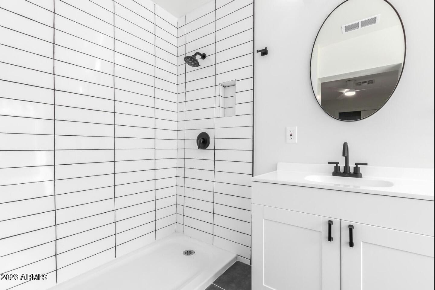 902 E FAIRMOUNT Avenue