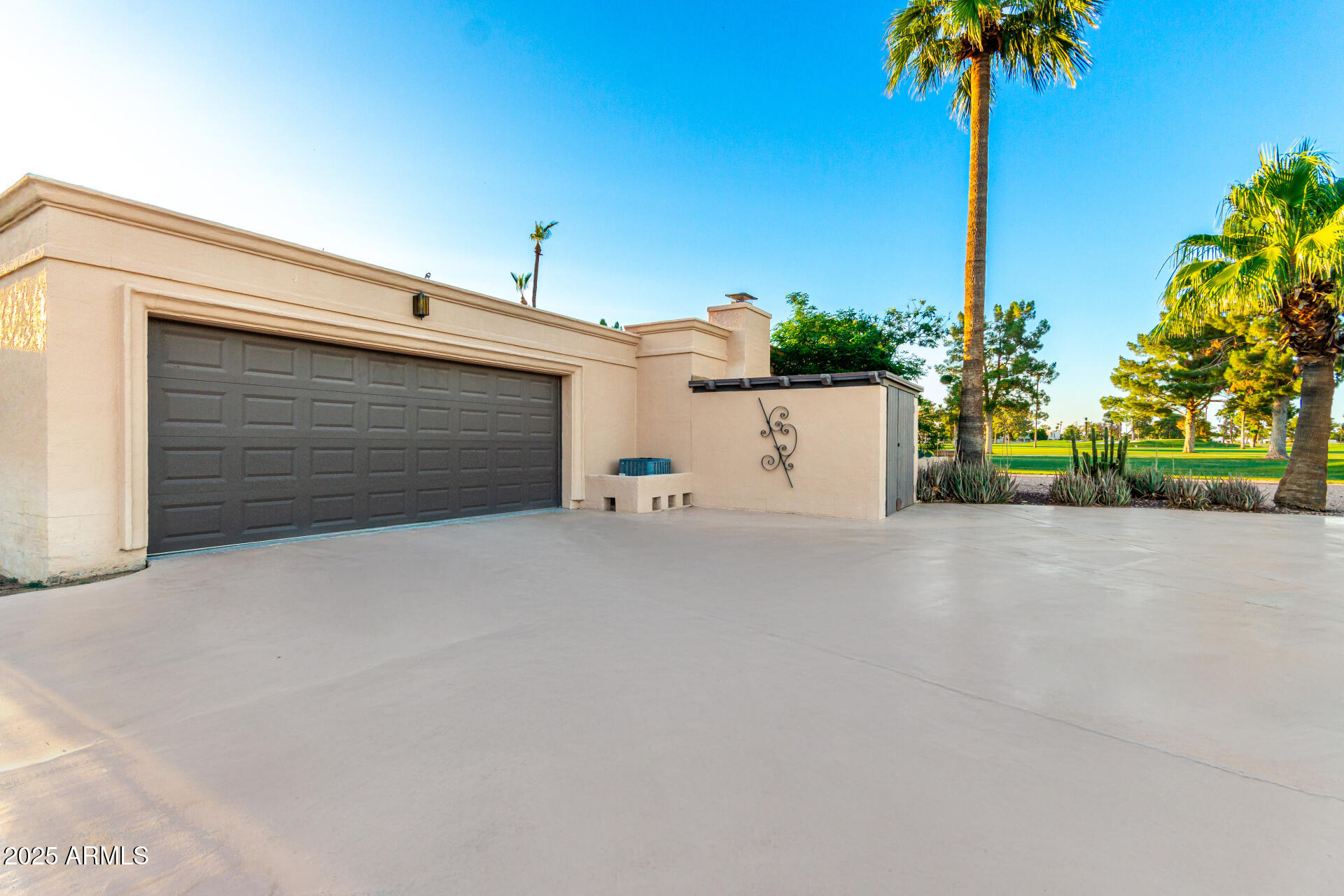 750 N VILLA NUEVA Drive