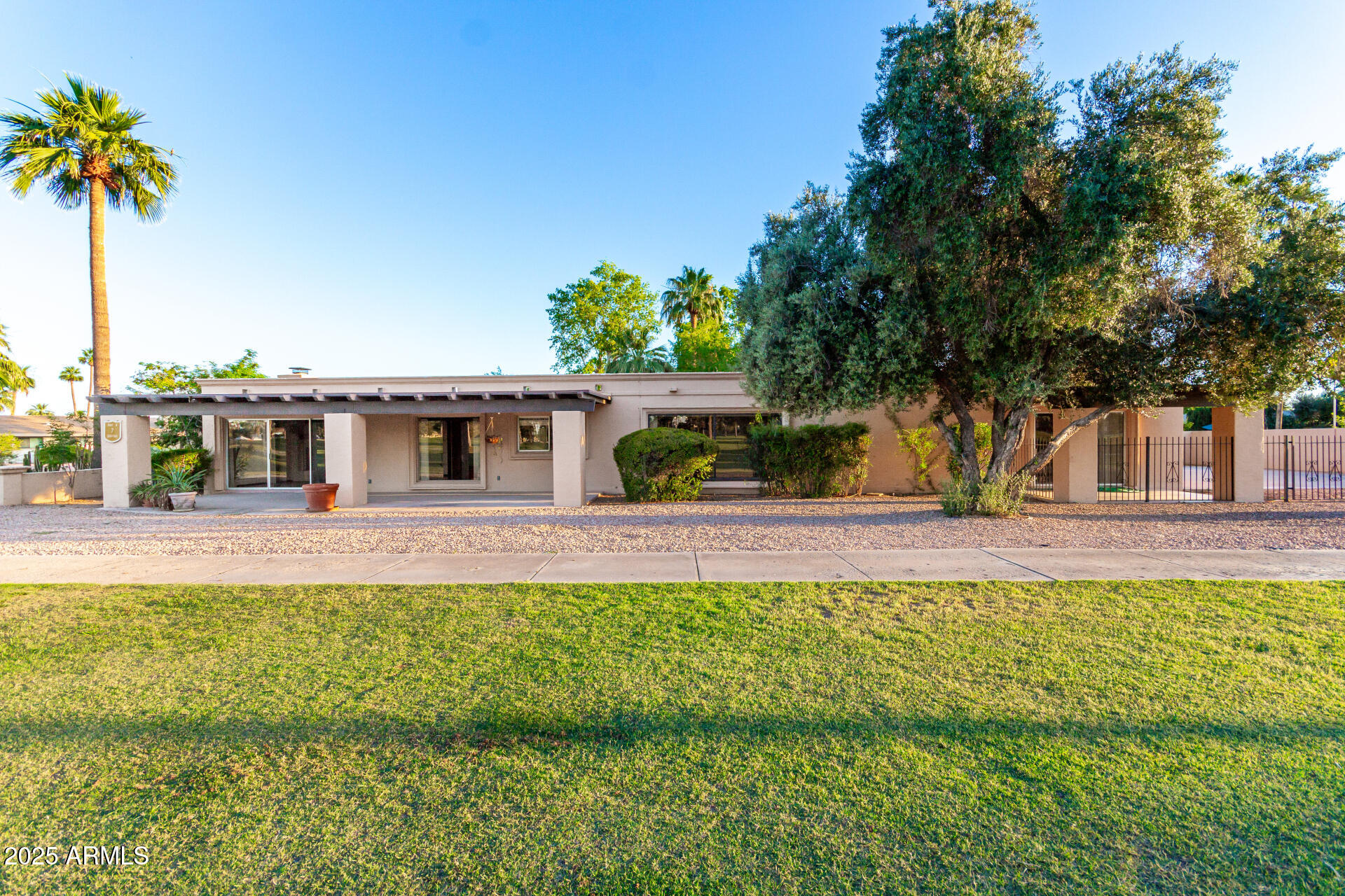 750 N VILLA NUEVA Drive