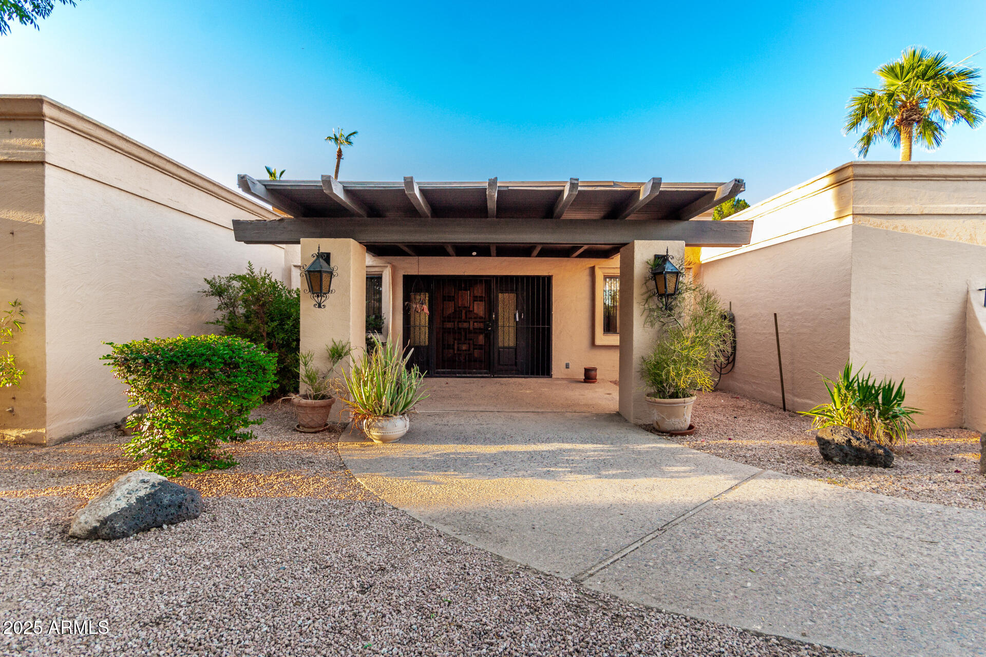 750 N VILLA NUEVA Drive