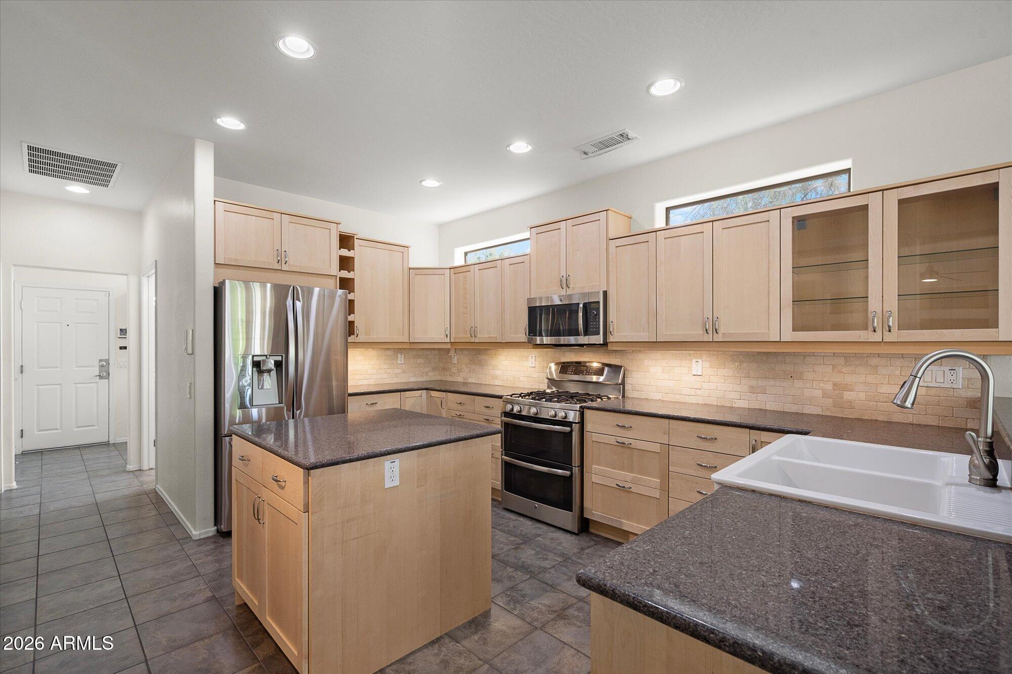 16731 W ORACLE RIM Drive