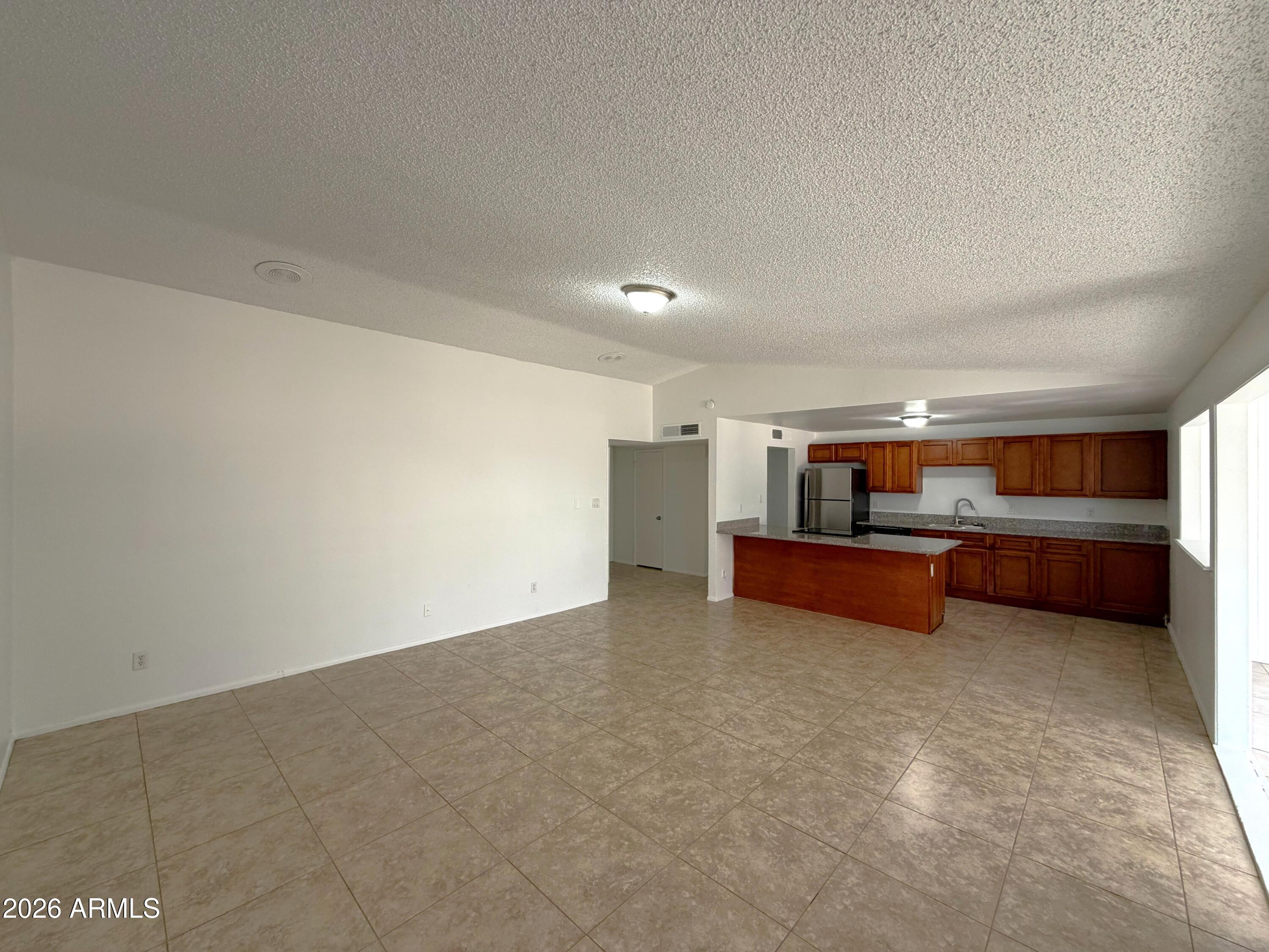 6943 W HUBBELL Street