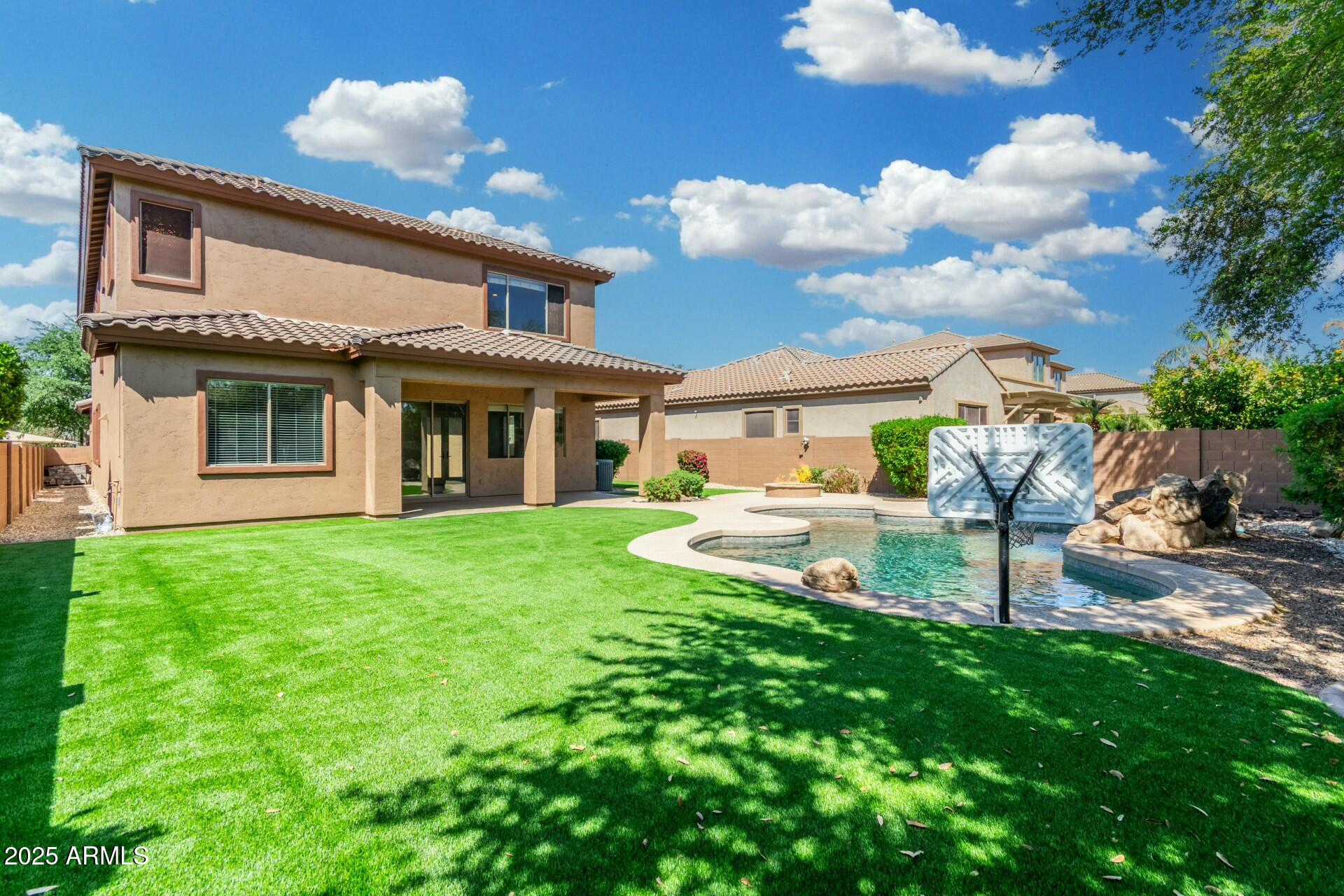 Gilbert, Arizona 85297, United States, 4 Bedrooms Bedrooms, ,3 BathroomsBathrooms,Residential,Pending,106114