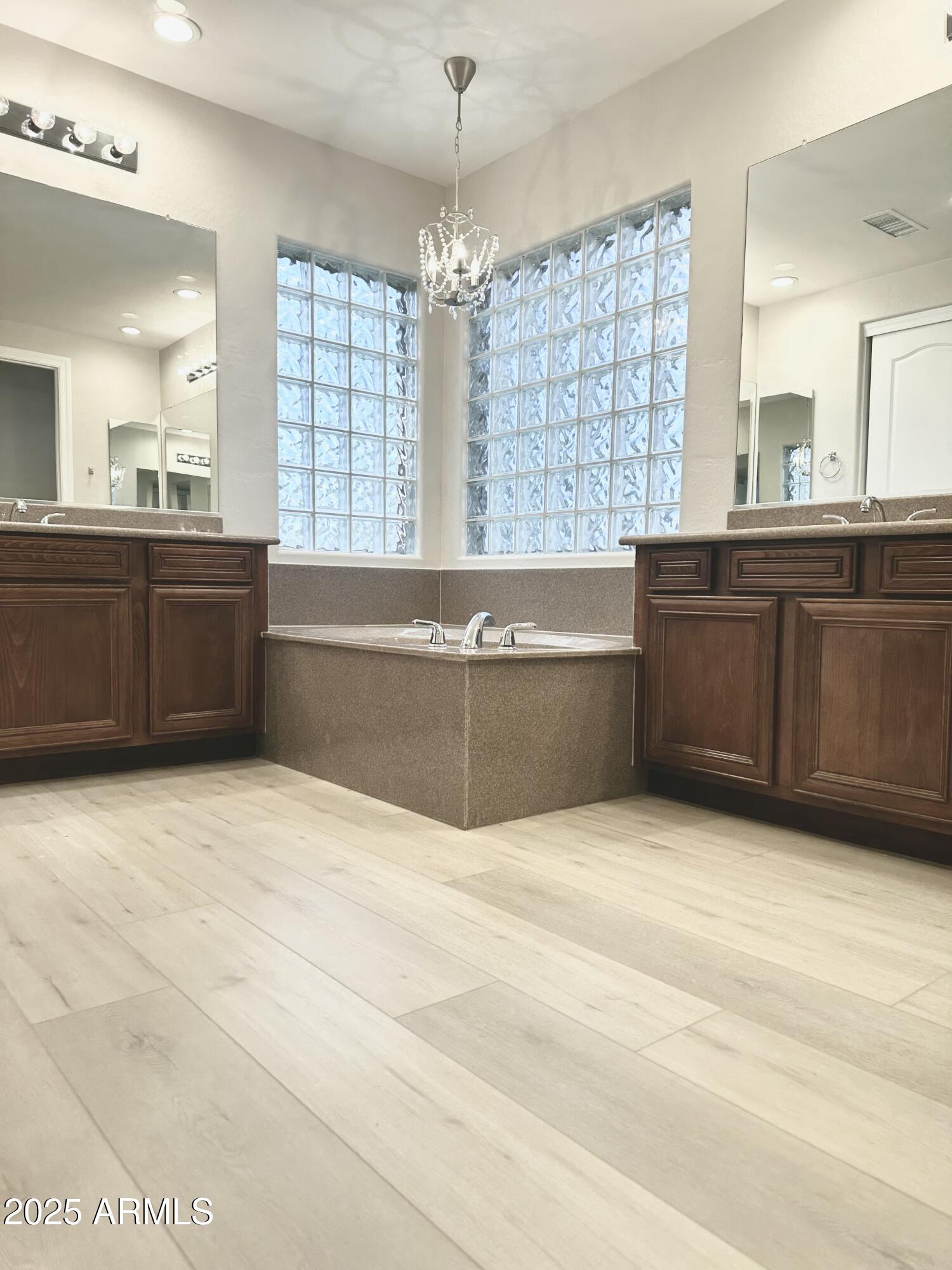 Gilbert, Arizona 85297, United States, 4 Bedrooms Bedrooms, ,3 BathroomsBathrooms,Residential,Pending,106114