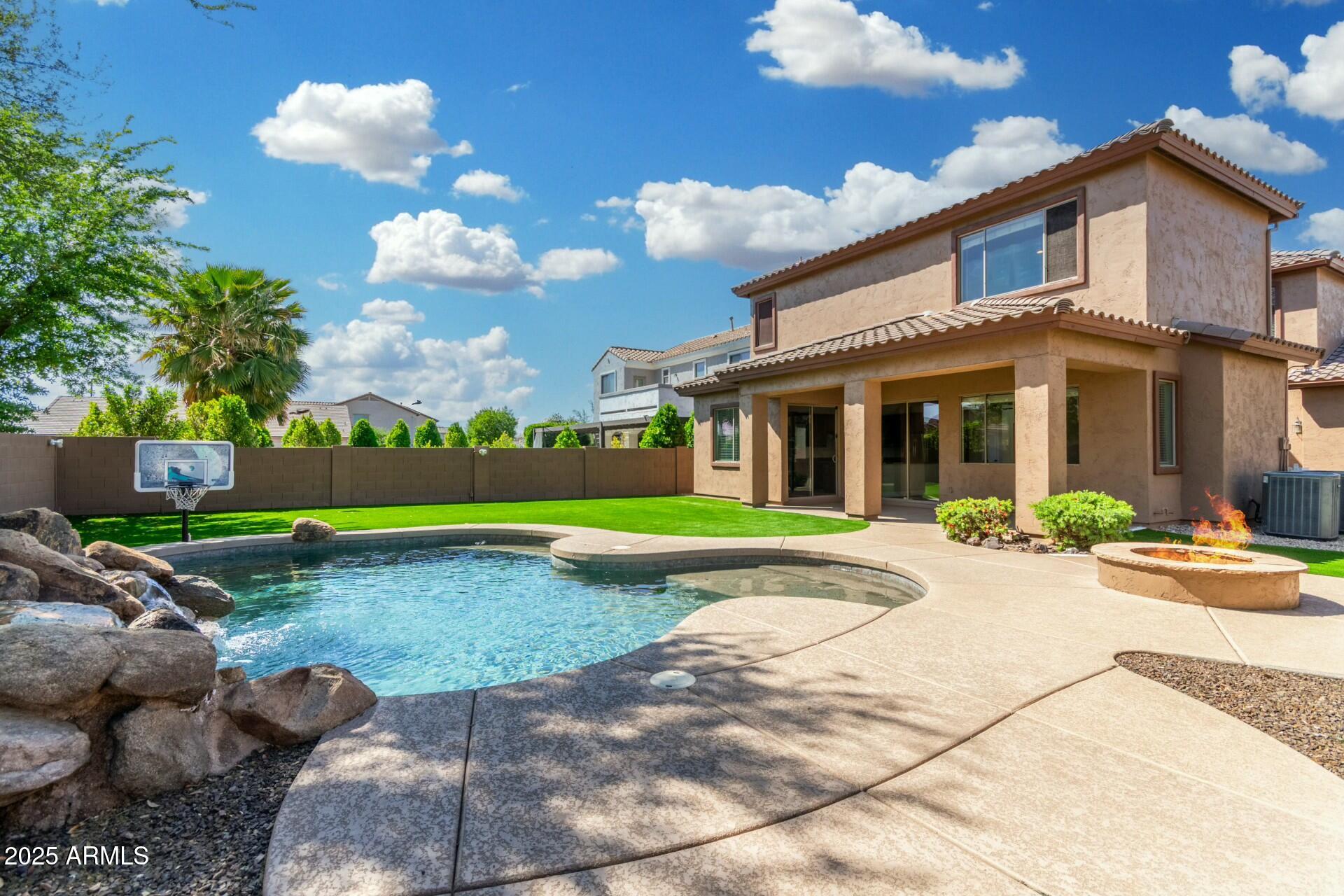 Gilbert, Arizona 85297, United States, 4 Bedrooms Bedrooms, ,3 BathroomsBathrooms,Residential,Pending,106114