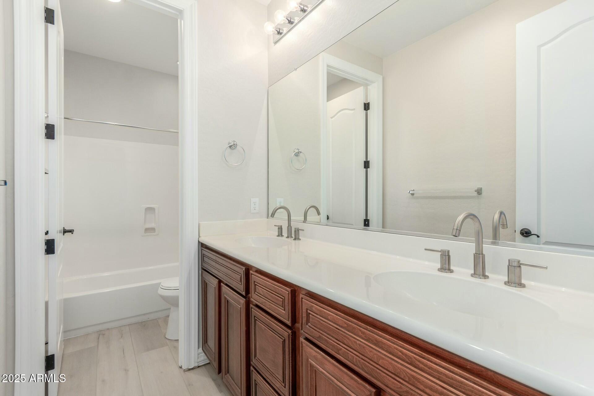 Gilbert, Arizona 85297, United States, 4 Bedrooms Bedrooms, ,3 BathroomsBathrooms,Residential,Pending,106114