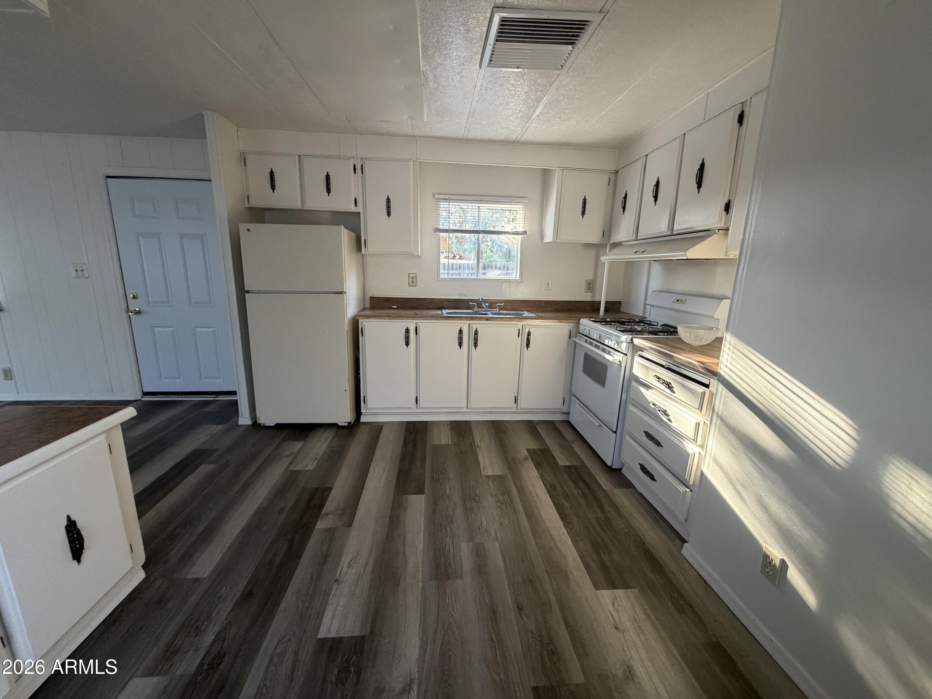 2595 S Pipe Creek Drive