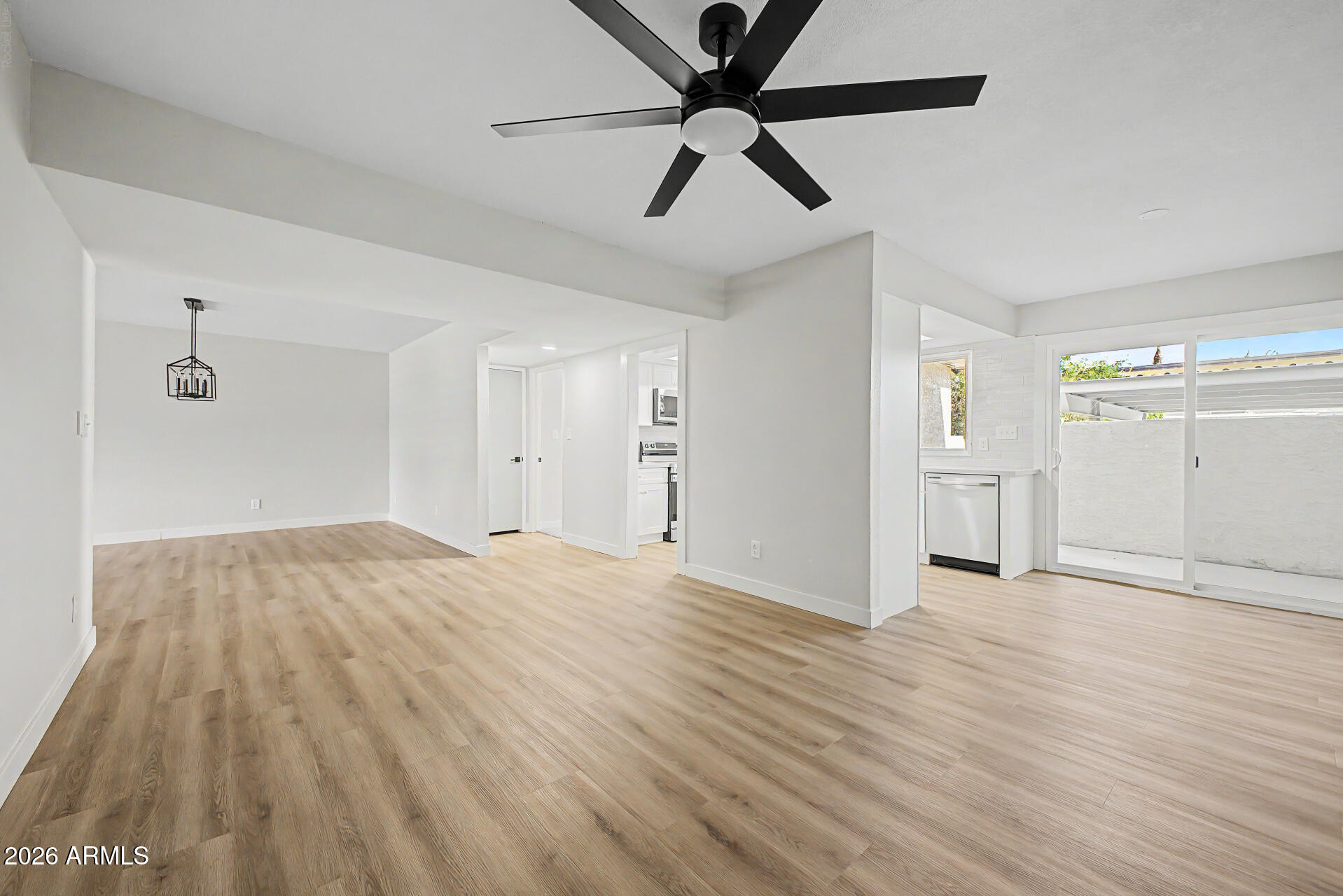 1709 W STELLA Lane