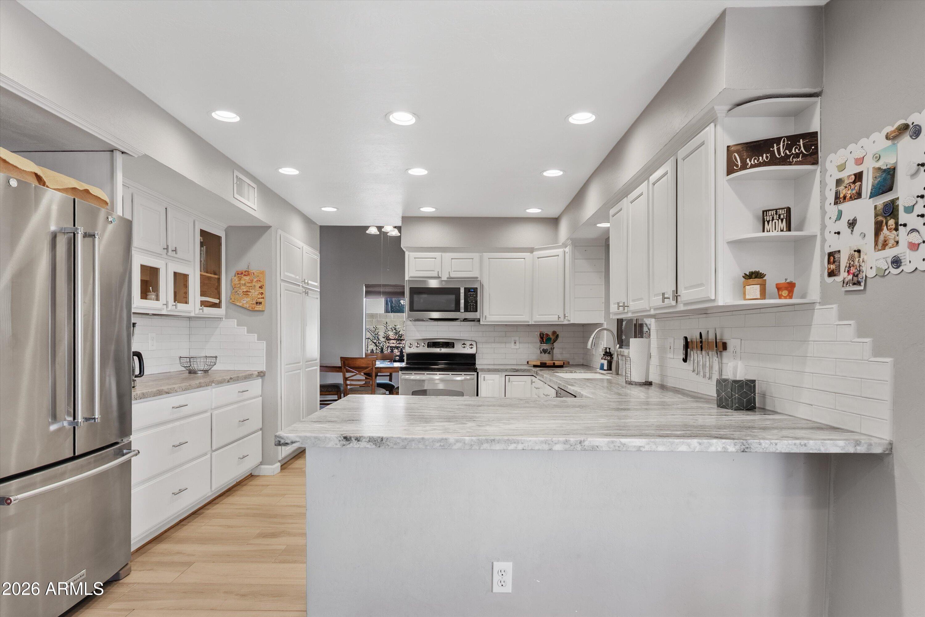 5729 E ENCANTO Street