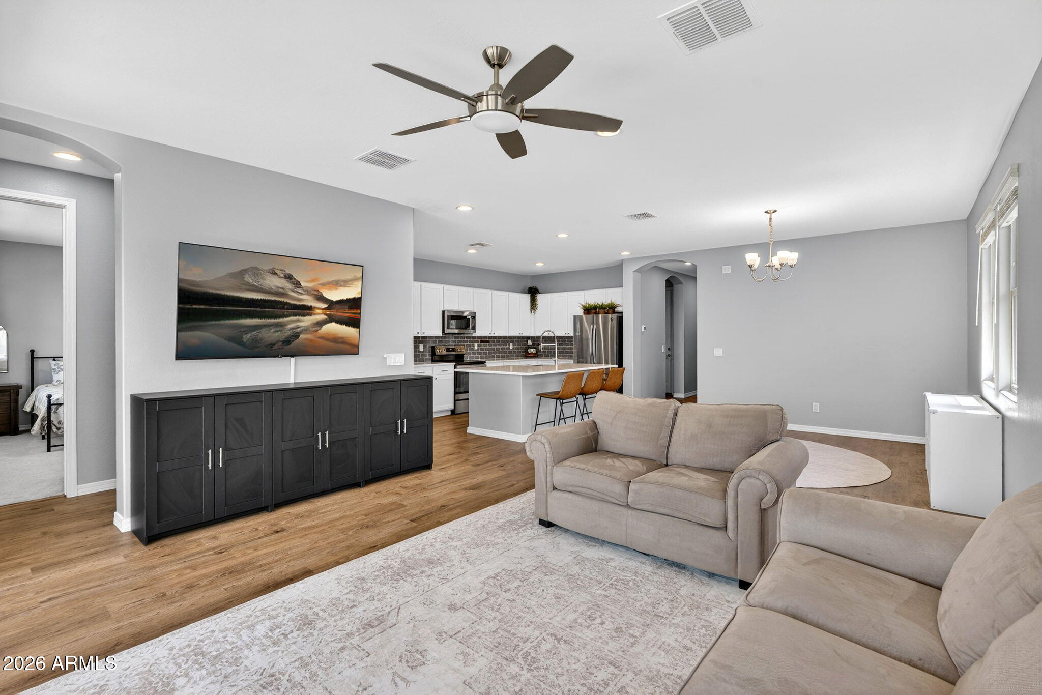 2818 W MARTINEZ Drive